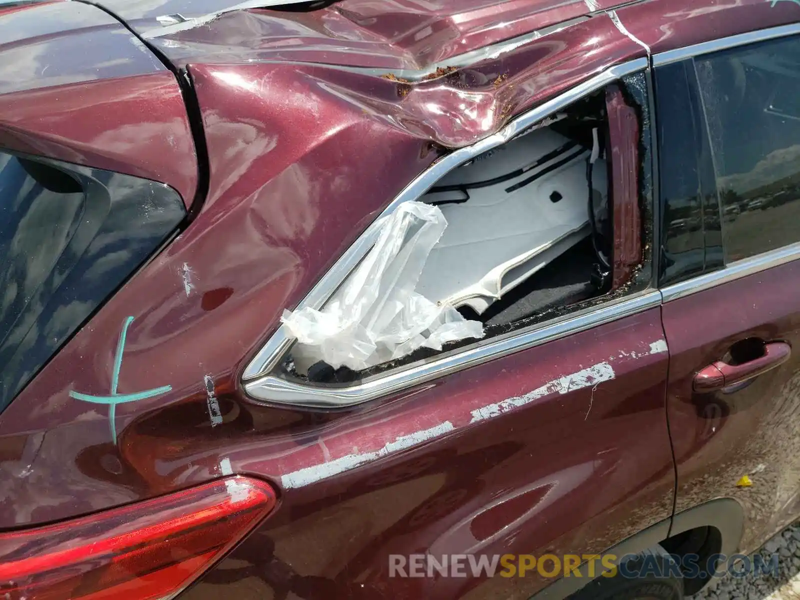 9 Photograph of a damaged car 5TDZARFH6KS059107 TOYOTA HIGHLANDER 2019