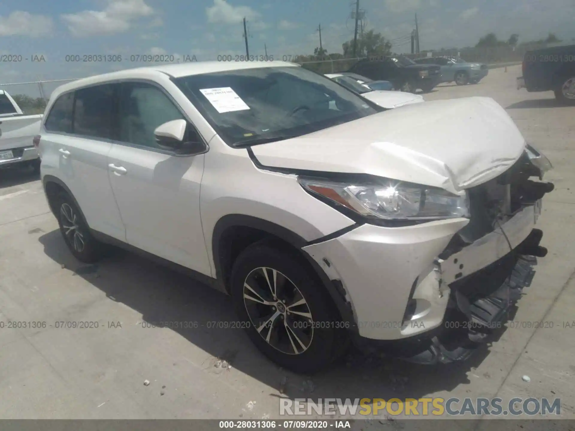 1 Photograph of a damaged car 5TDZARFH6KS059575 TOYOTA HIGHLANDER 2019