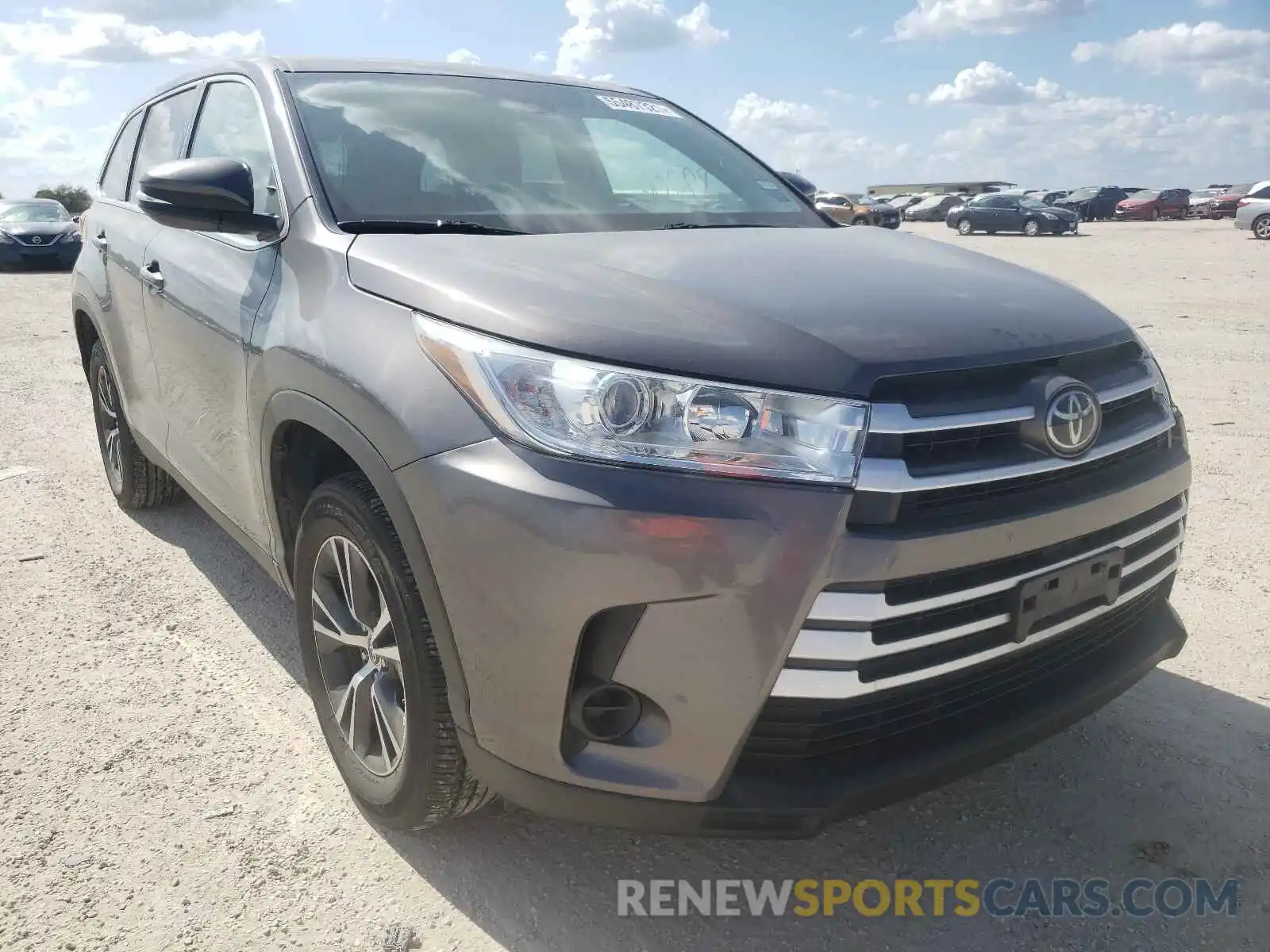 1 Photograph of a damaged car 5TDZARFH6KS060211 TOYOTA HIGHLANDER 2019