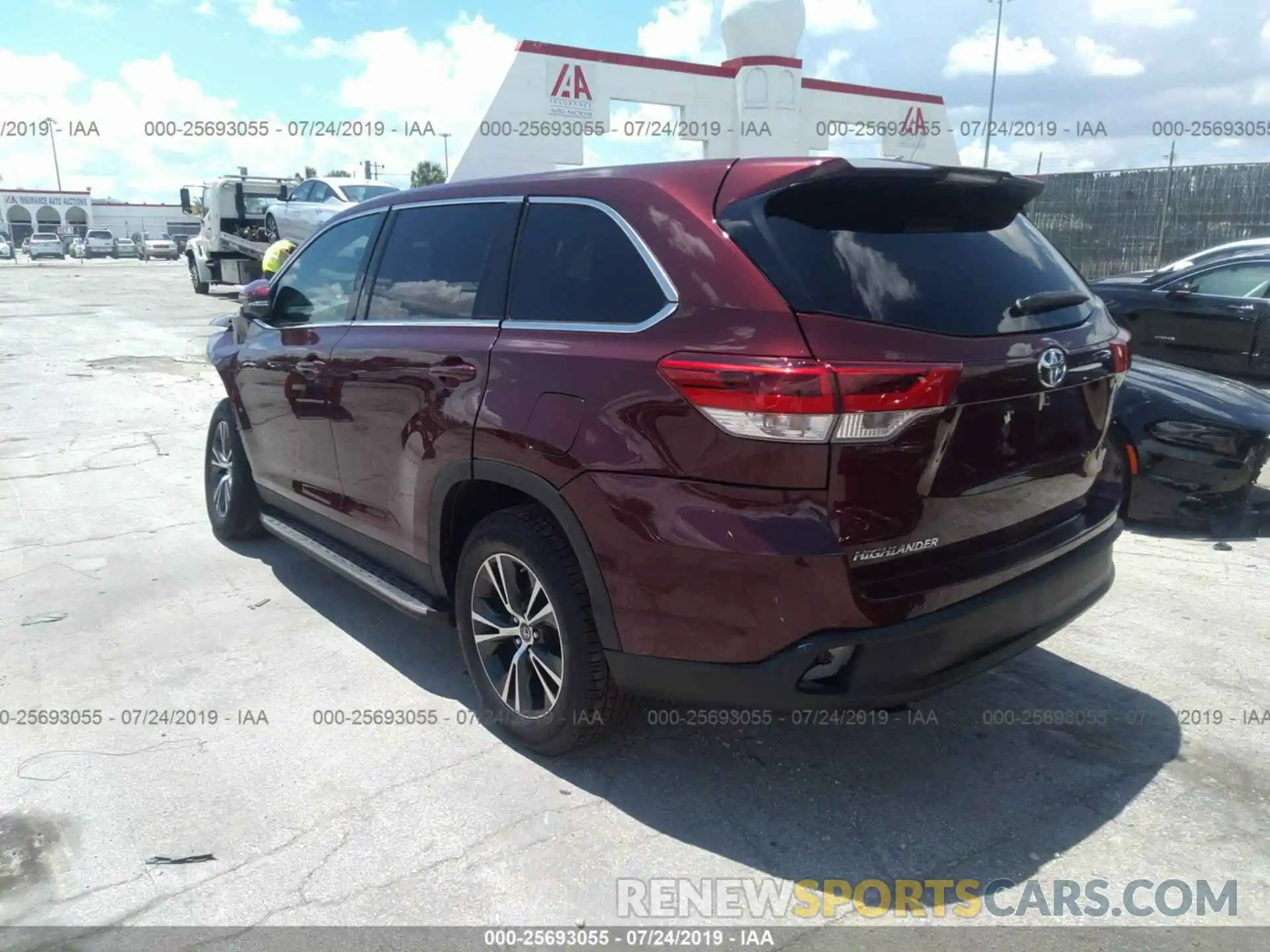 3 Photograph of a damaged car 5TDZARFH7KS042140 TOYOTA HIGHLANDER 2019