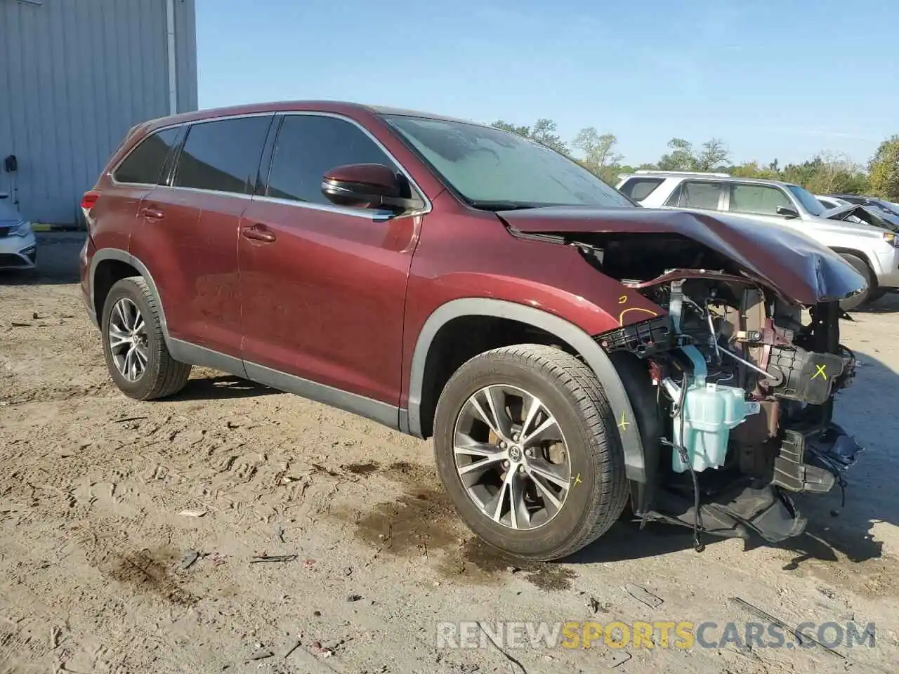 4 Photograph of a damaged car 5TDZARFH7KS042302 TOYOTA HIGHLANDER 2019