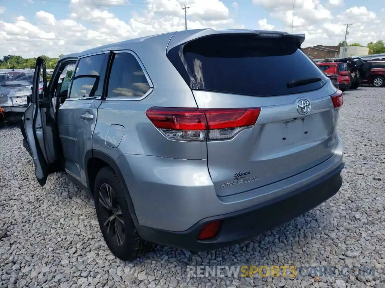 3 Photograph of a damaged car 5TDZARFH7KS042512 TOYOTA HIGHLANDER 2019