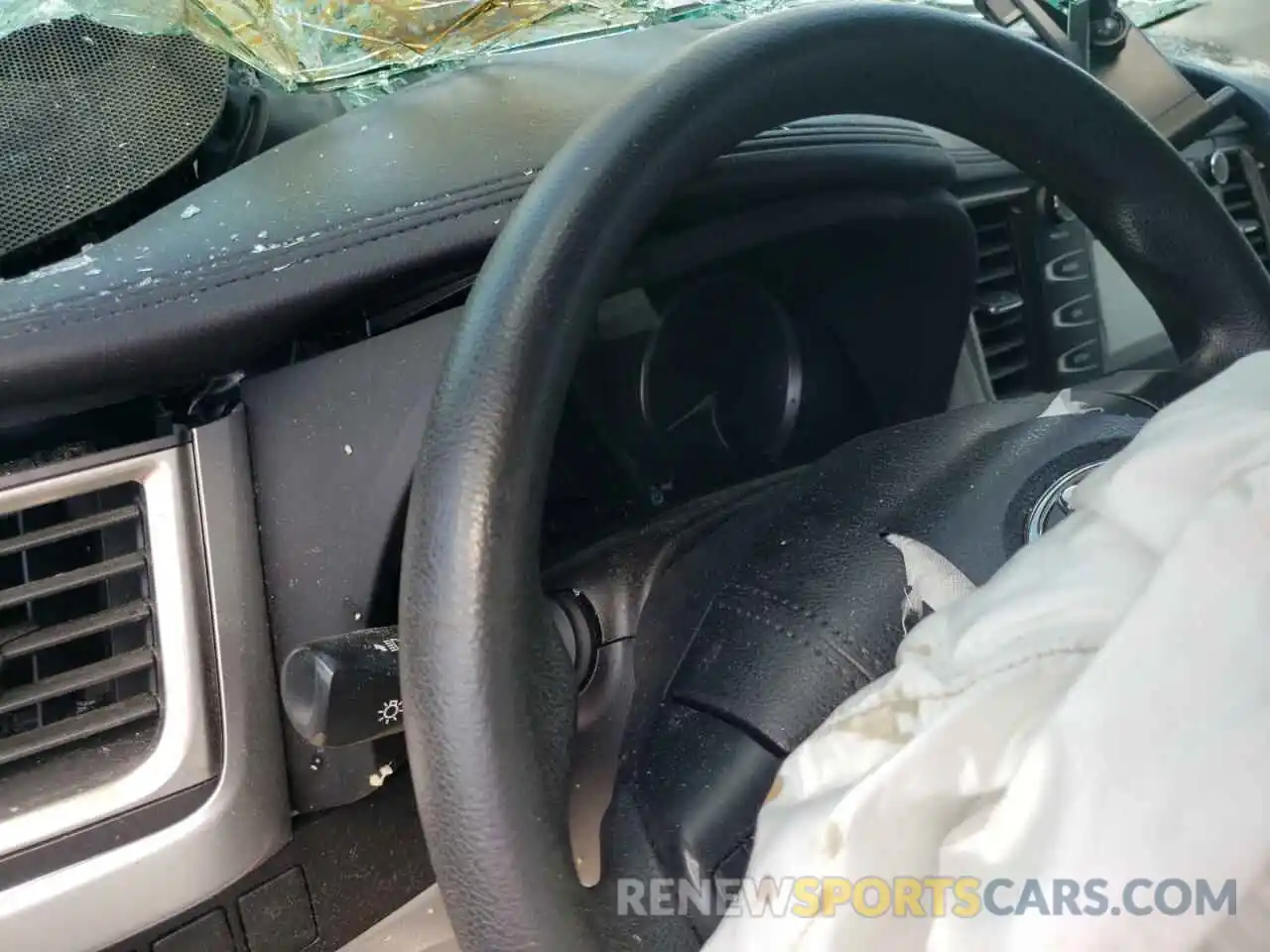 8 Photograph of a damaged car 5TDZARFH7KS042512 TOYOTA HIGHLANDER 2019