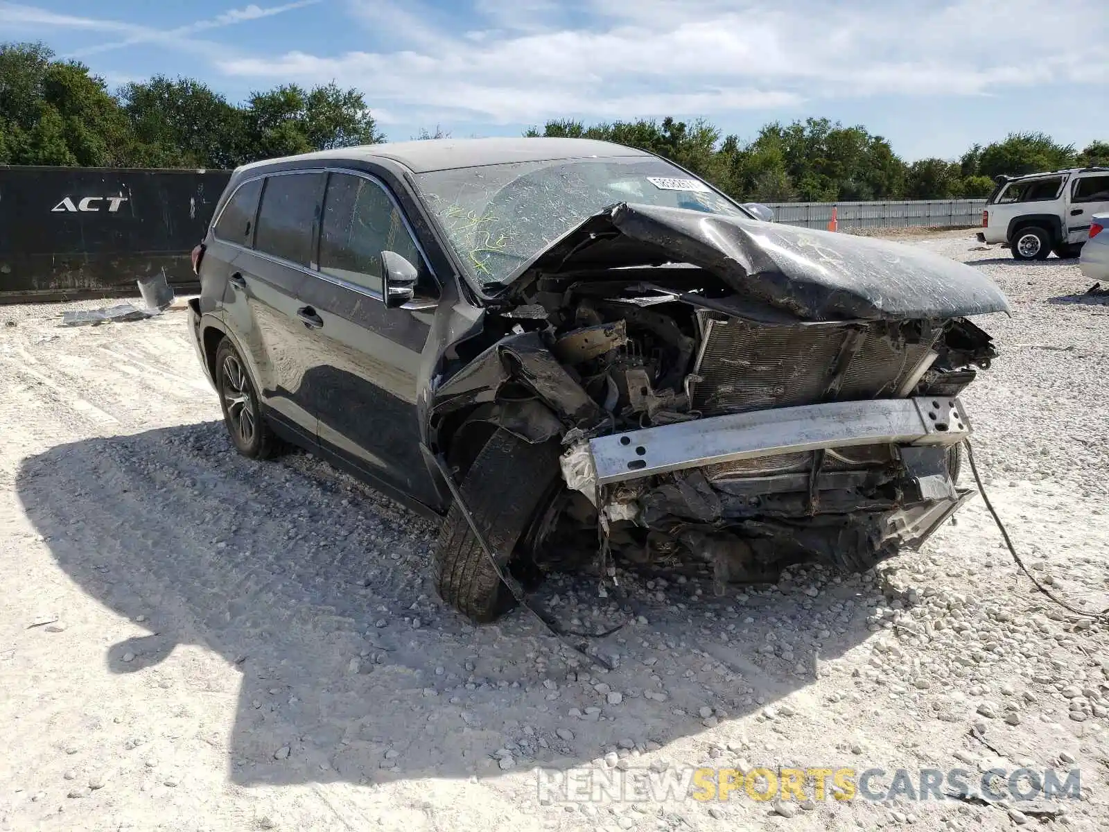 1 Photograph of a damaged car 5TDZARFH7KS044096 TOYOTA HIGHLANDER 2019