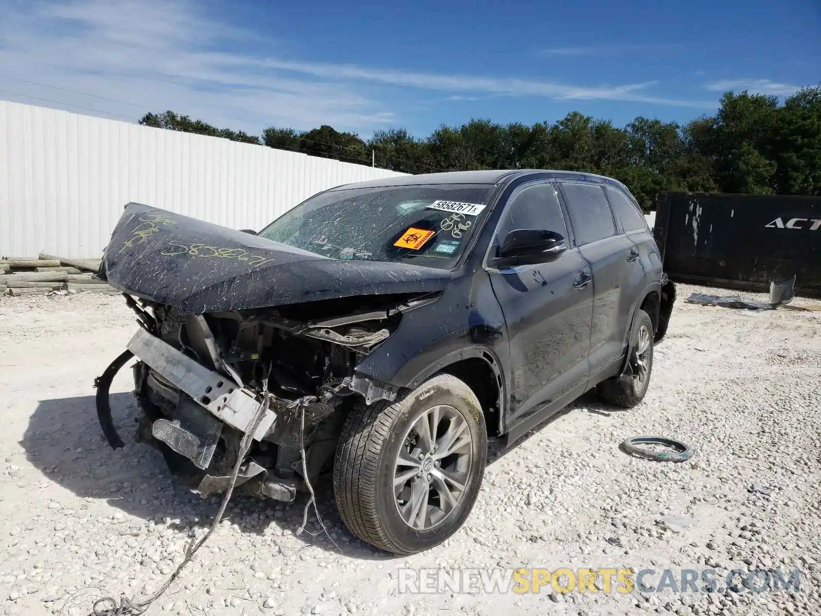 2 Photograph of a damaged car 5TDZARFH7KS044096 TOYOTA HIGHLANDER 2019