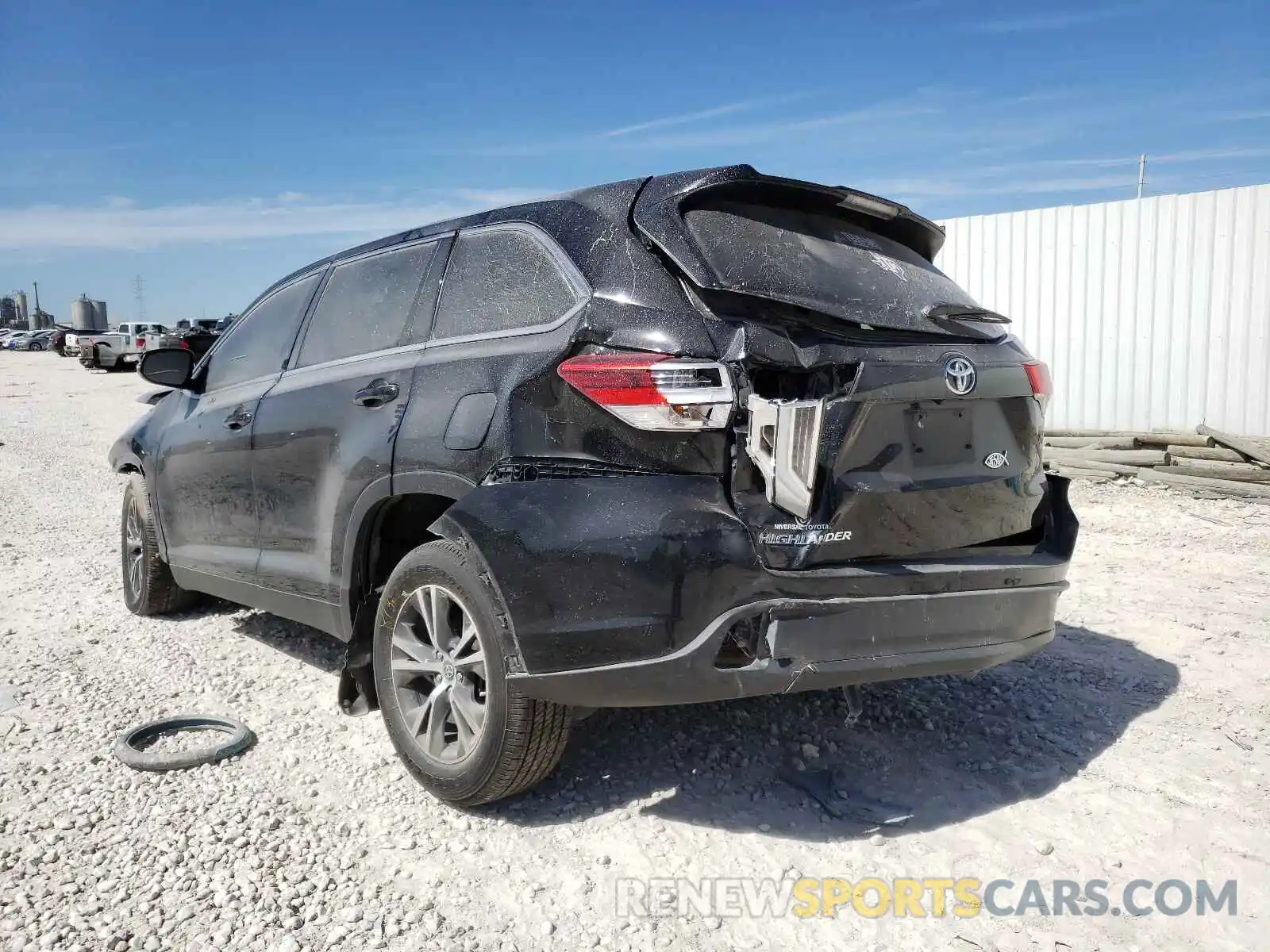 3 Photograph of a damaged car 5TDZARFH7KS044096 TOYOTA HIGHLANDER 2019