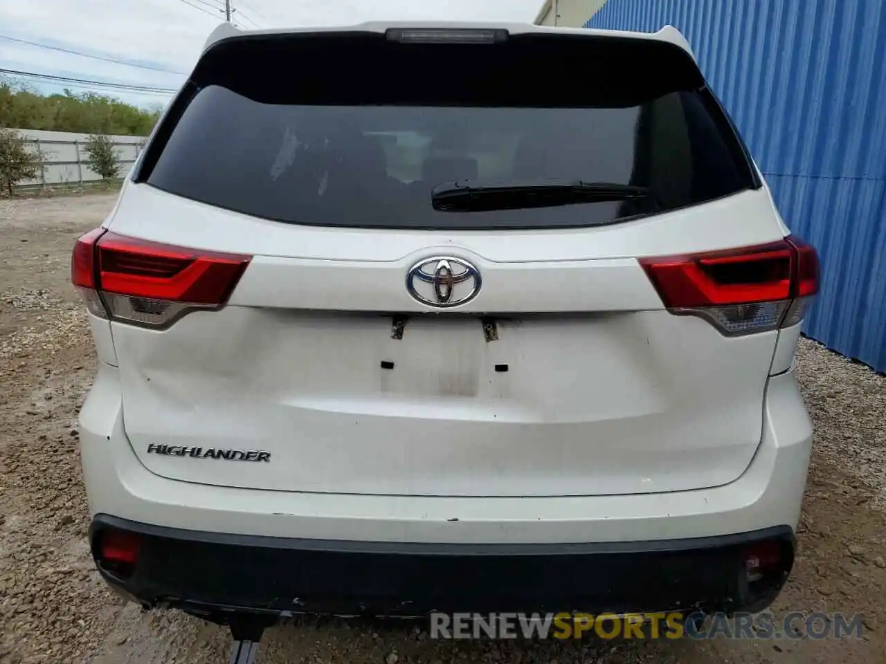 6 Photograph of a damaged car 5TDZARFH7KS044387 TOYOTA HIGHLANDER 2019