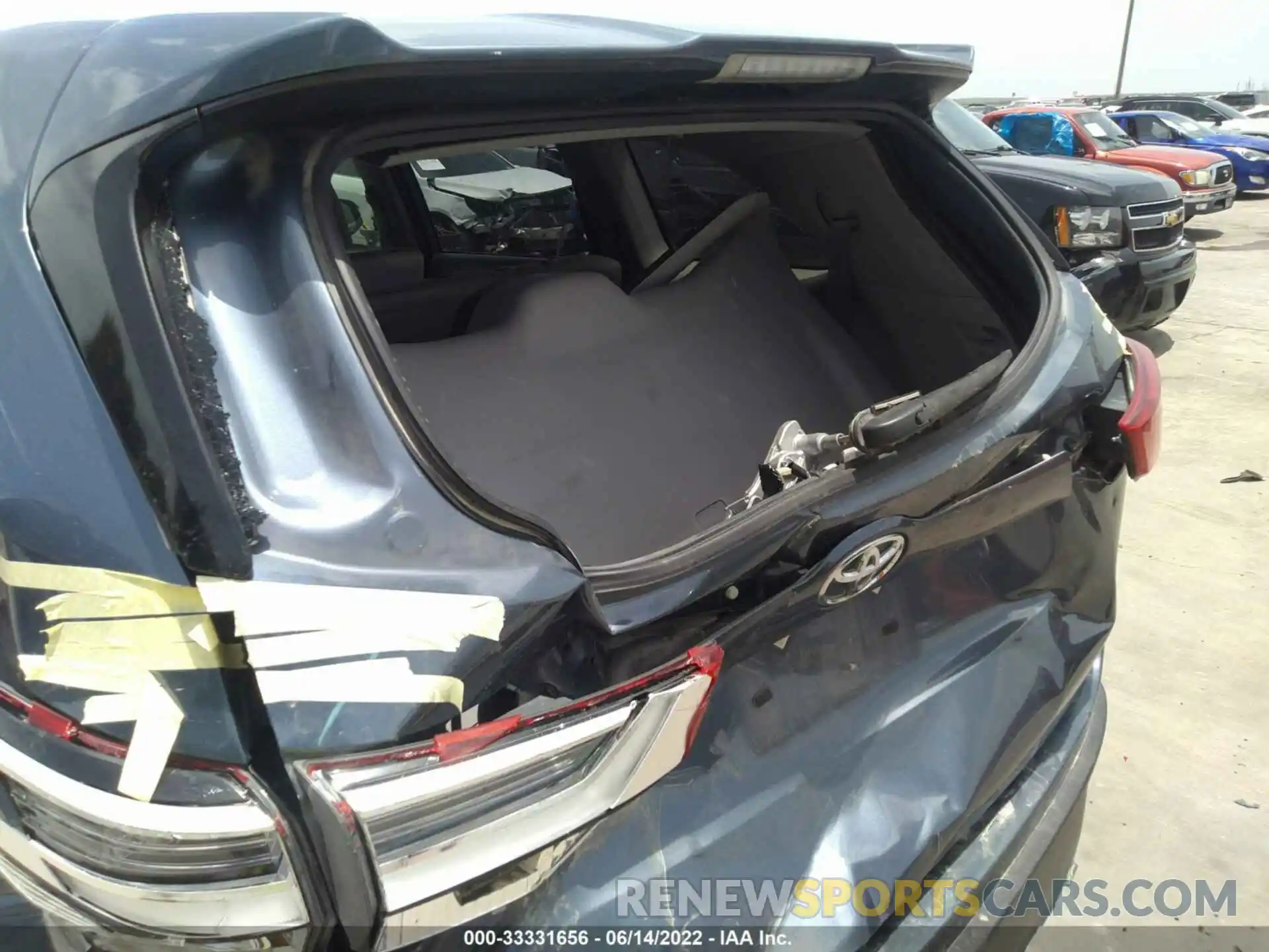 6 Photograph of a damaged car 5TDZARFH7KS045149 TOYOTA HIGHLANDER 2019