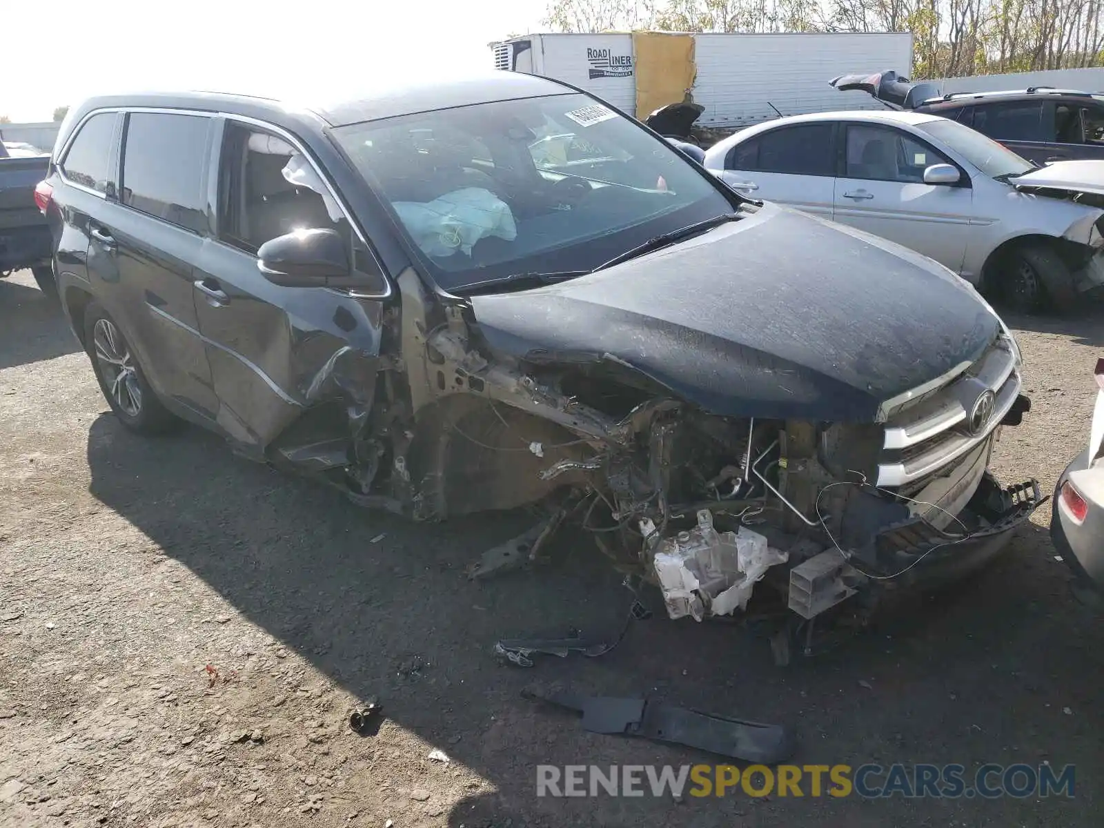 1 Photograph of a damaged car 5TDZARFH7KS047094 TOYOTA HIGHLANDER 2019