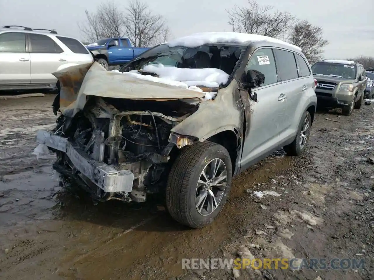 2 Photograph of a damaged car 5TDZARFH7KS048438 TOYOTA HIGHLANDER 2019