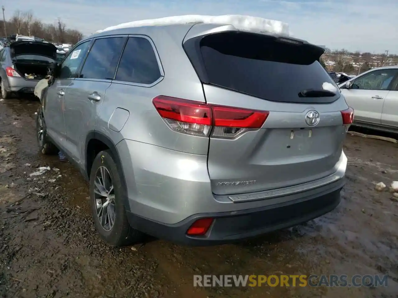 3 Photograph of a damaged car 5TDZARFH7KS048438 TOYOTA HIGHLANDER 2019