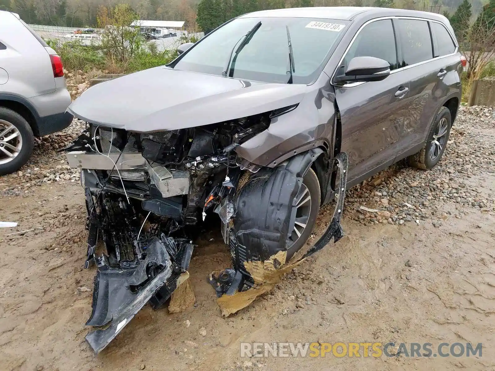 2 Photograph of a damaged car 5TDZARFH7KS049833 TOYOTA HIGHLANDER 2019