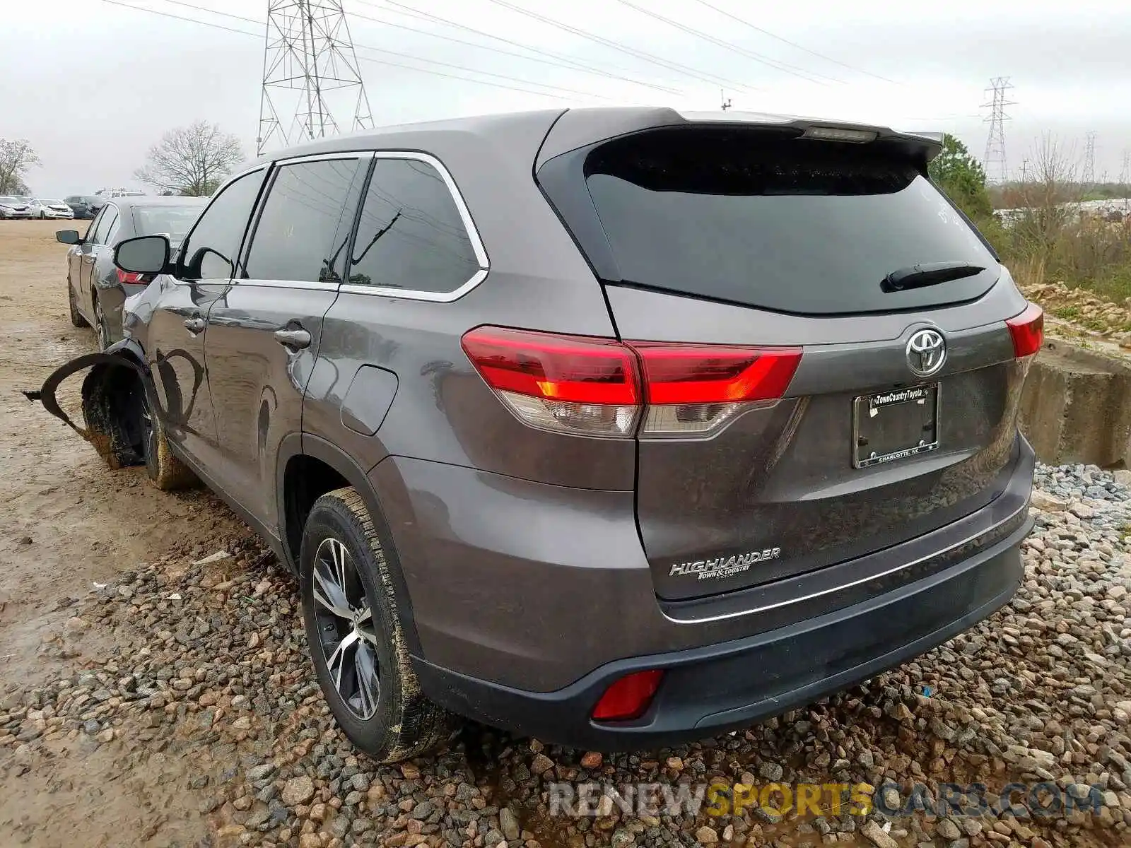 3 Photograph of a damaged car 5TDZARFH7KS049833 TOYOTA HIGHLANDER 2019