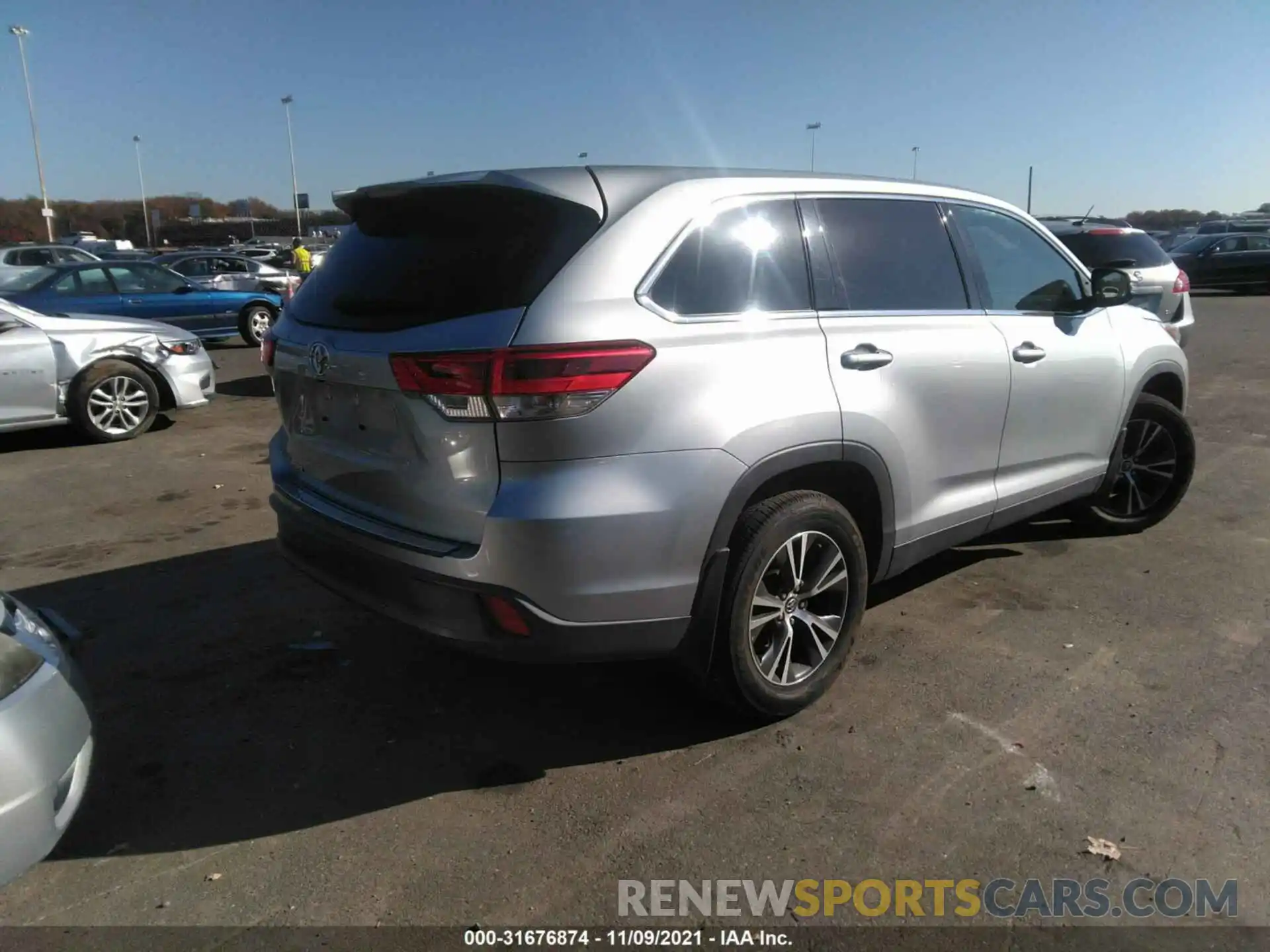 4 Фотография поврежденного автомобиля 5TDZARFH7KS052778 TOYOTA HIGHLANDER 2019