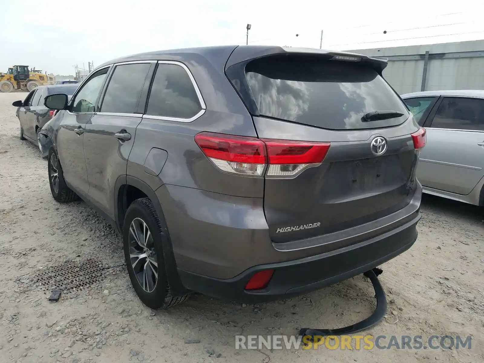 3 Photograph of a damaged car 5TDZARFH7KS052795 TOYOTA HIGHLANDER 2019