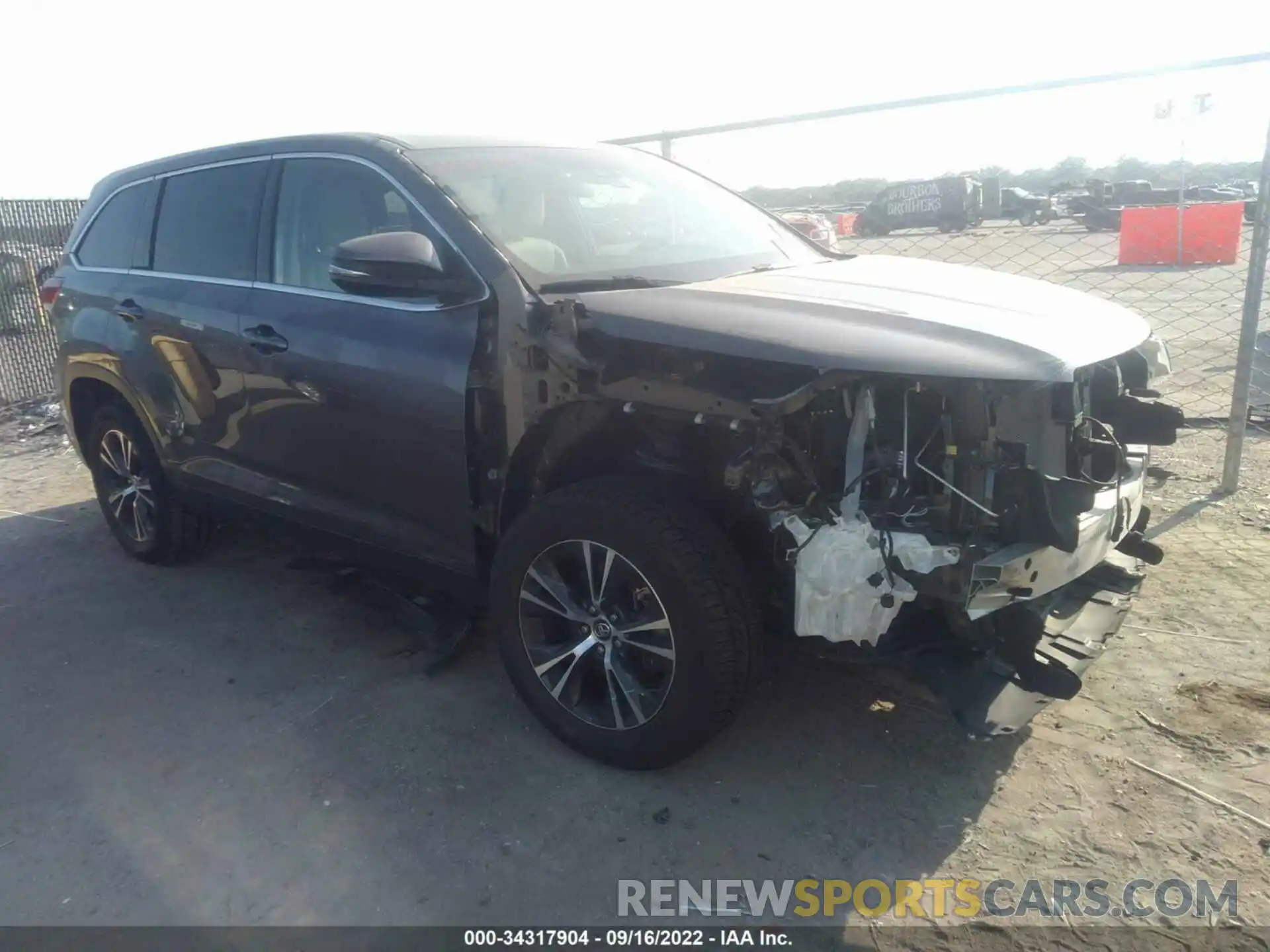 1 Photograph of a damaged car 5TDZARFH7KS053042 TOYOTA HIGHLANDER 2019