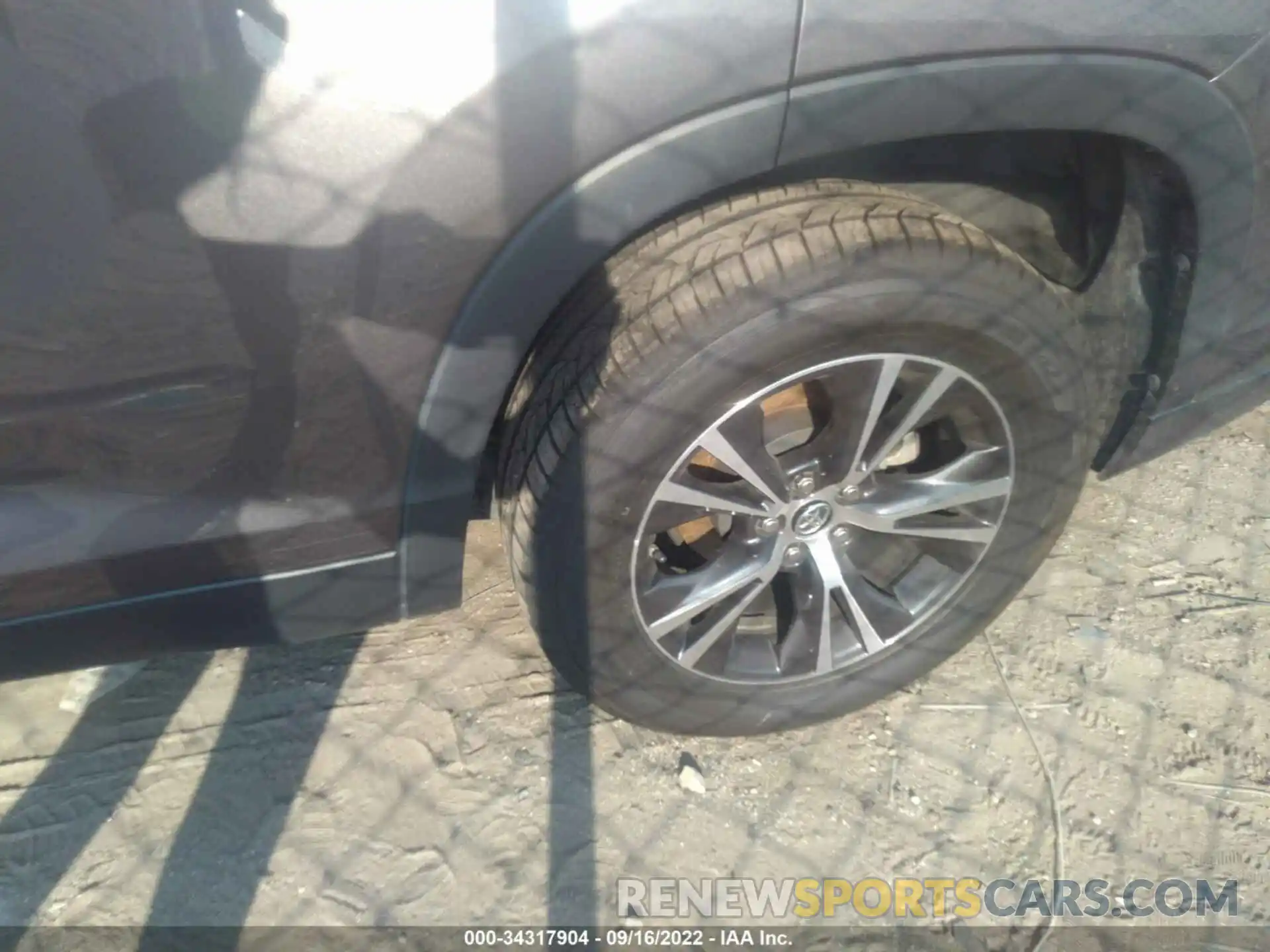 14 Photograph of a damaged car 5TDZARFH7KS053042 TOYOTA HIGHLANDER 2019