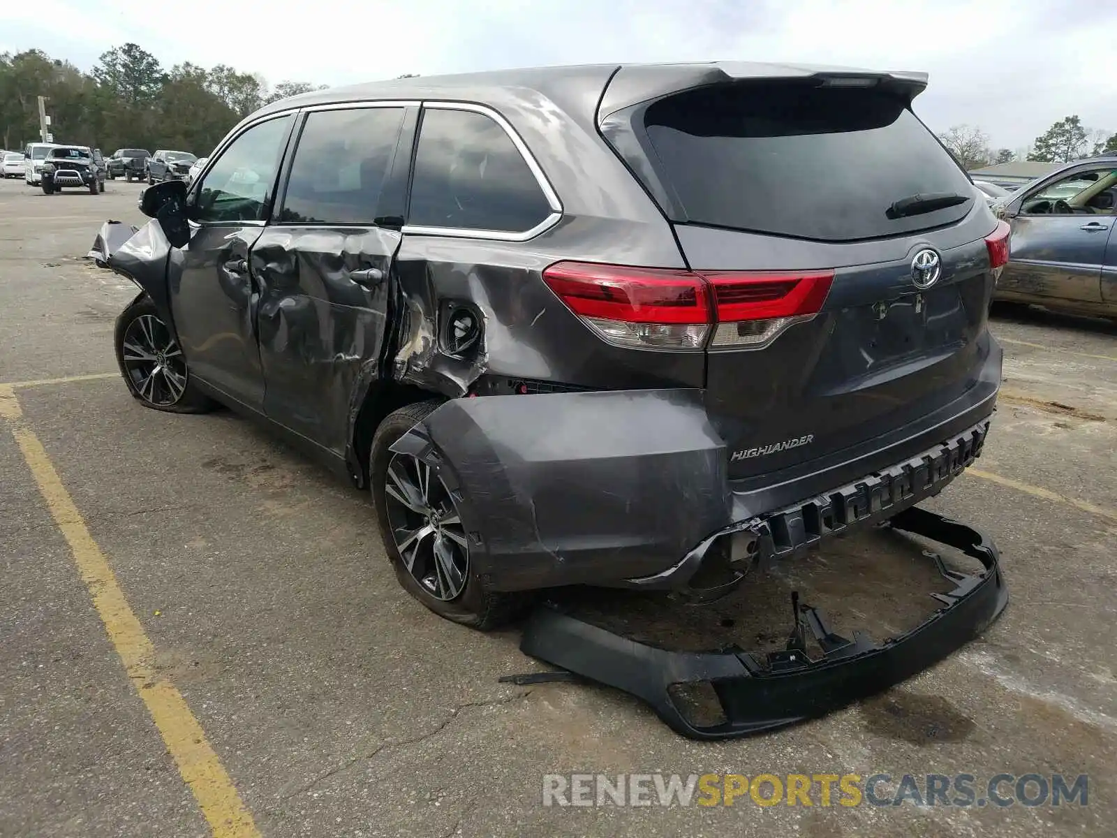 3 Photograph of a damaged car 5TDZARFH7KS053221 TOYOTA HIGHLANDER 2019