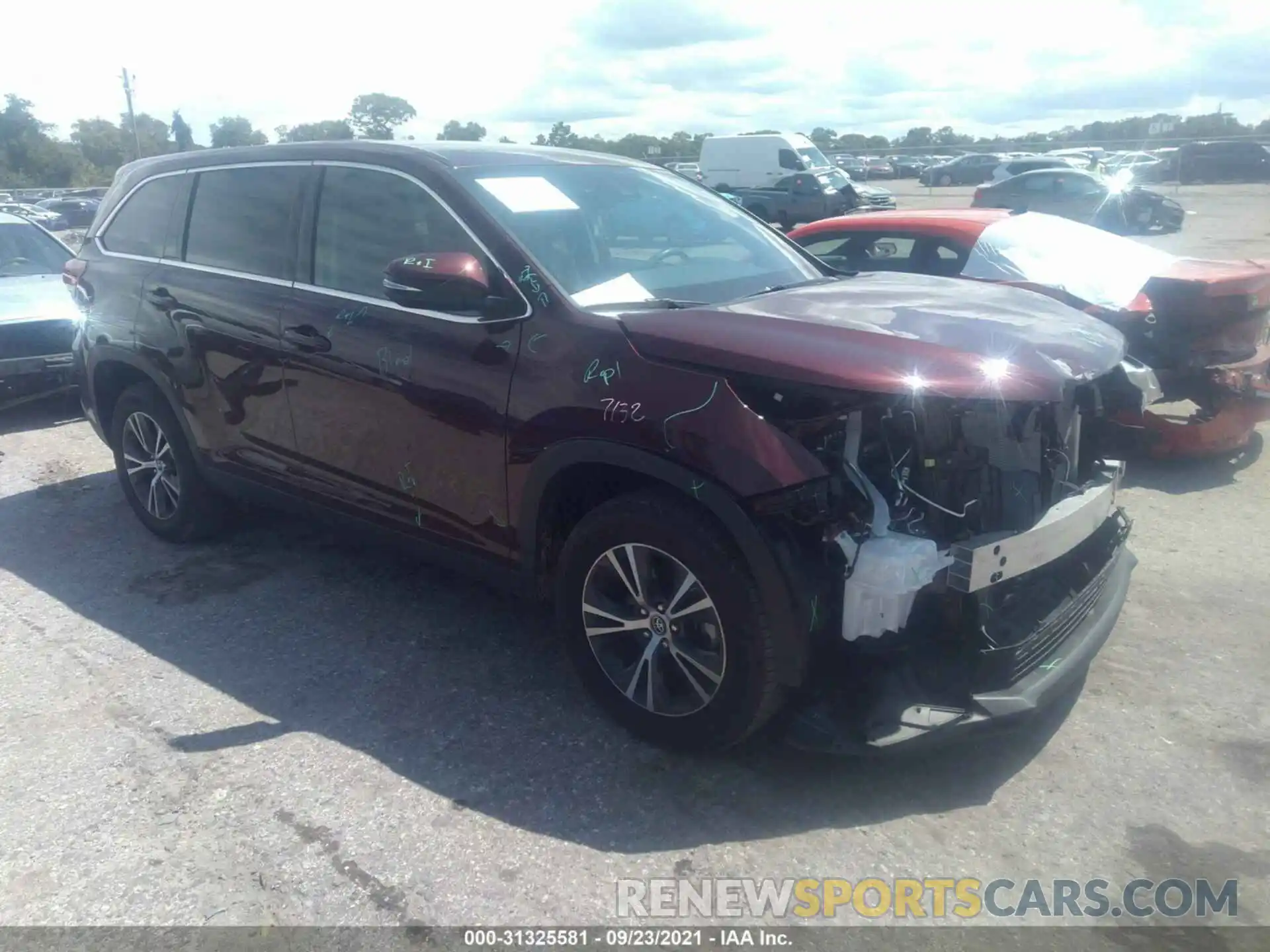 1 Photograph of a damaged car 5TDZARFH7KS054269 TOYOTA HIGHLANDER 2019