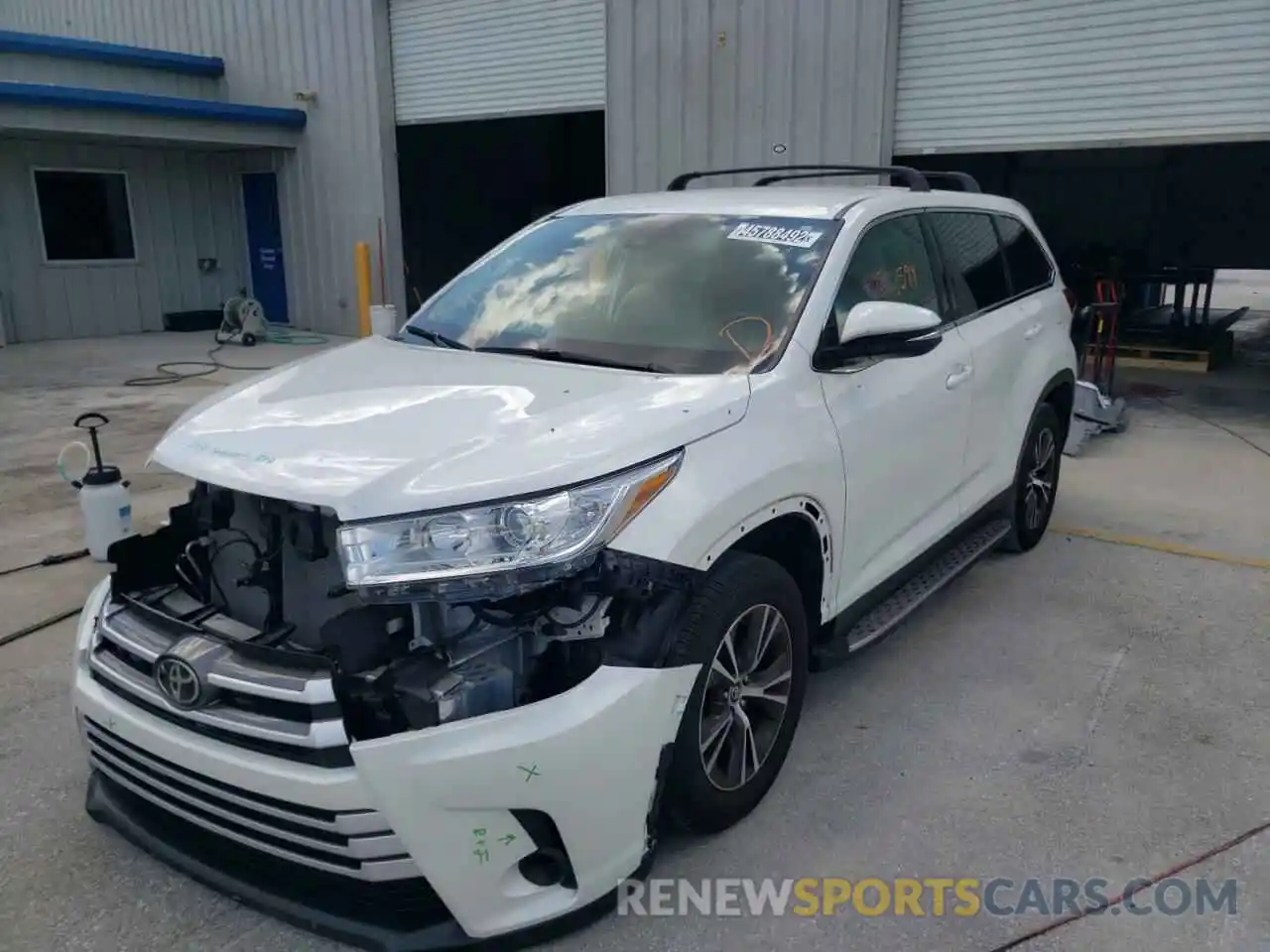 2 Photograph of a damaged car 5TDZARFH7KS055356 TOYOTA HIGHLANDER 2019