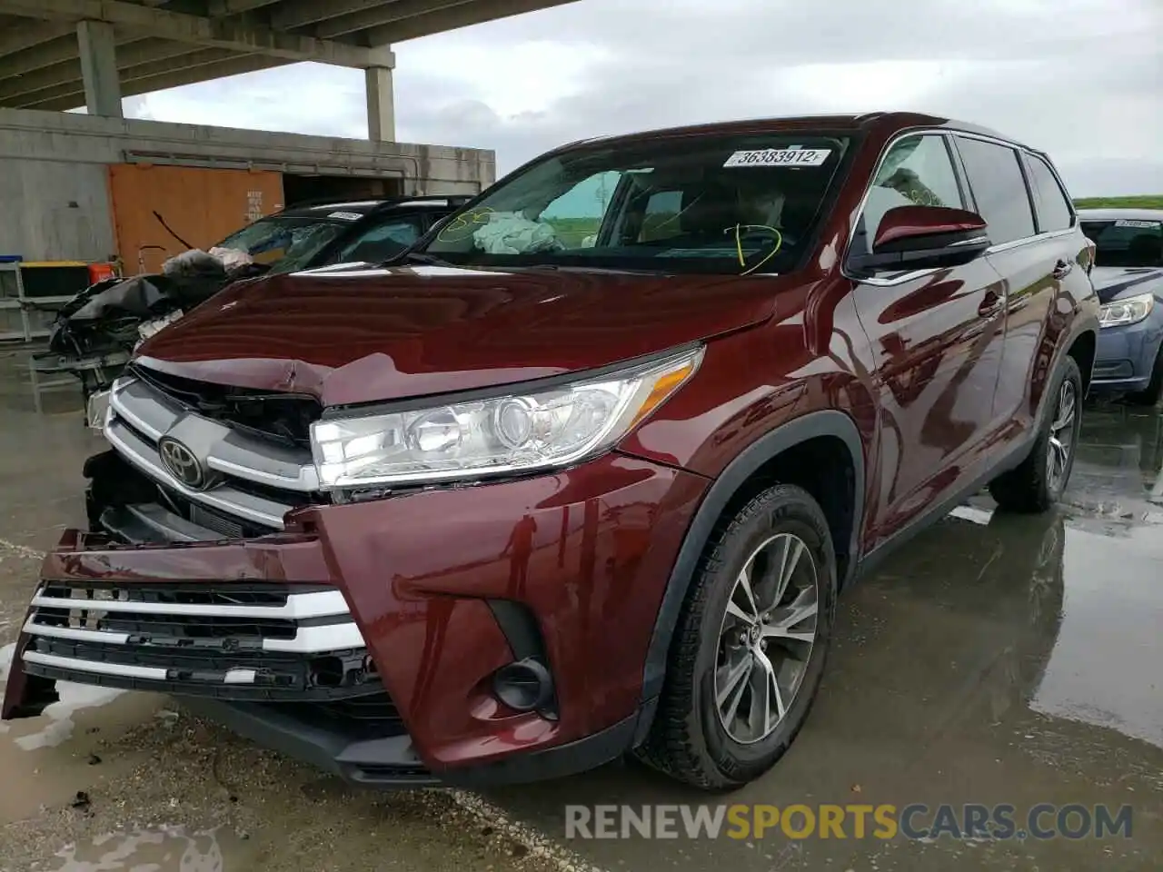 2 Photograph of a damaged car 5TDZARFH7KS058130 TOYOTA HIGHLANDER 2019