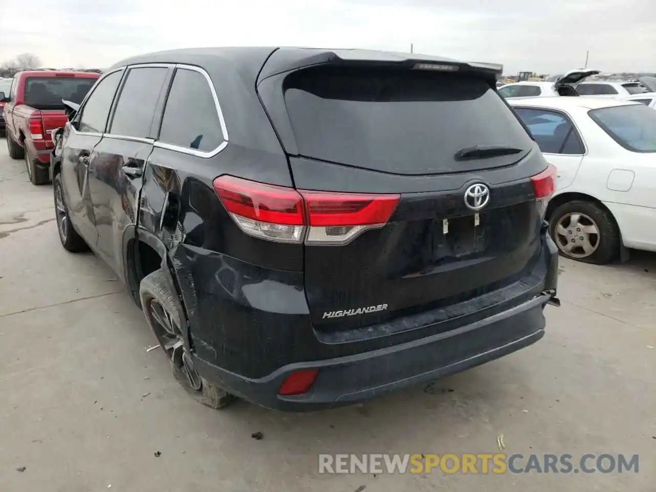 3 Photograph of a damaged car 5TDZARFH7KS058306 TOYOTA HIGHLANDER 2019