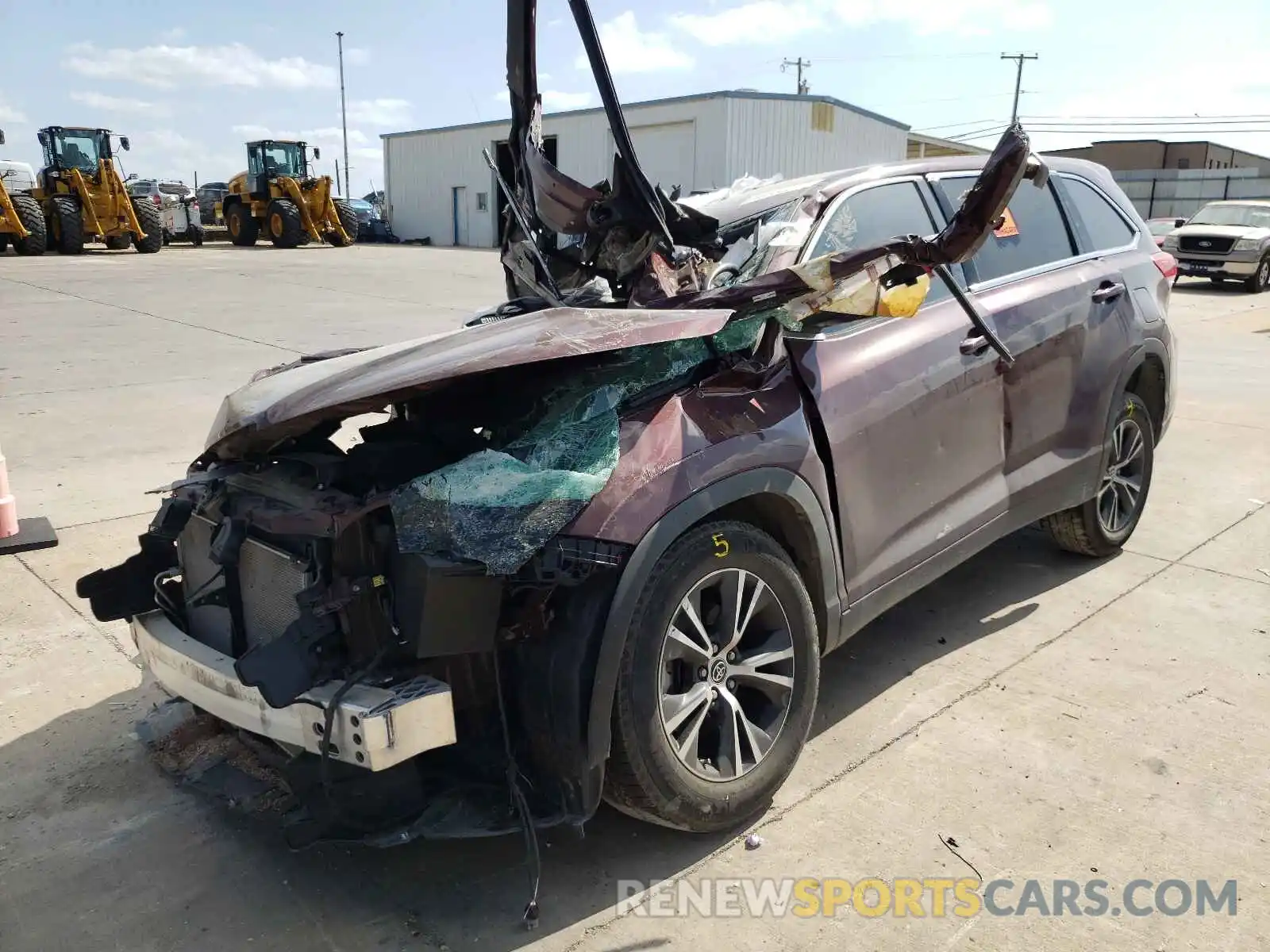 2 Photograph of a damaged car 5TDZARFH7KS060055 TOYOTA HIGHLANDER 2019