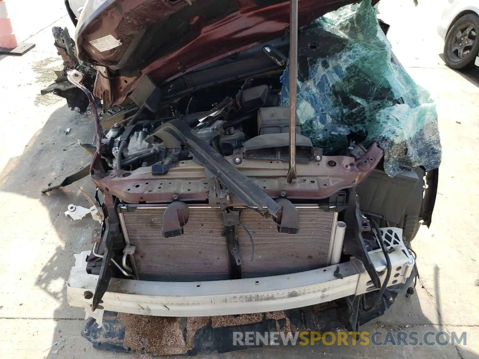 7 Photograph of a damaged car 5TDZARFH7KS060055 TOYOTA HIGHLANDER 2019