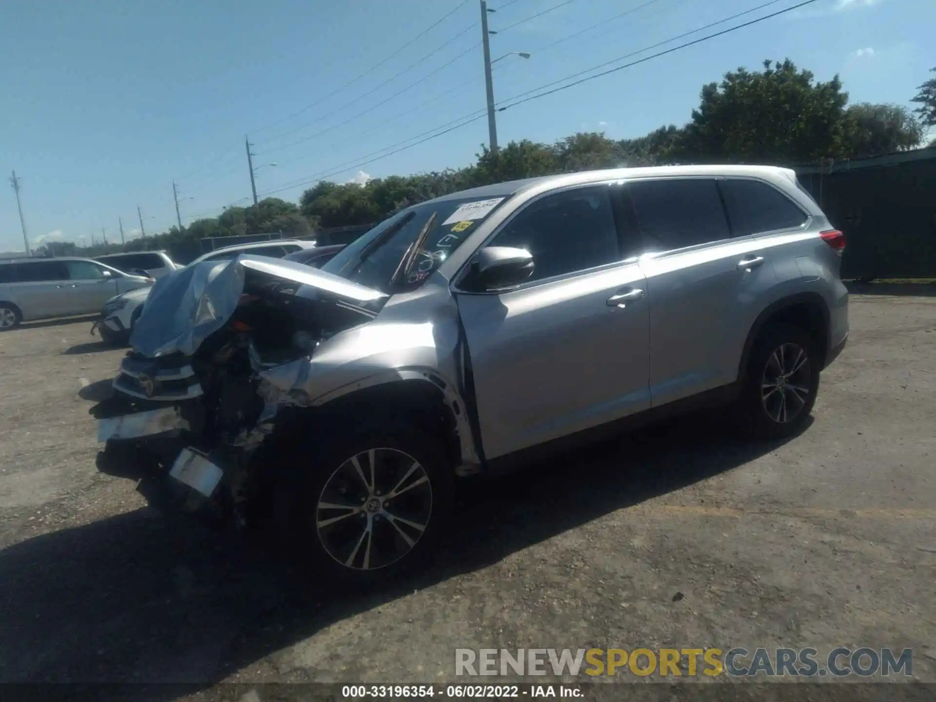 2 Photograph of a damaged car 5TDZARFH7KS061724 TOYOTA HIGHLANDER 2019