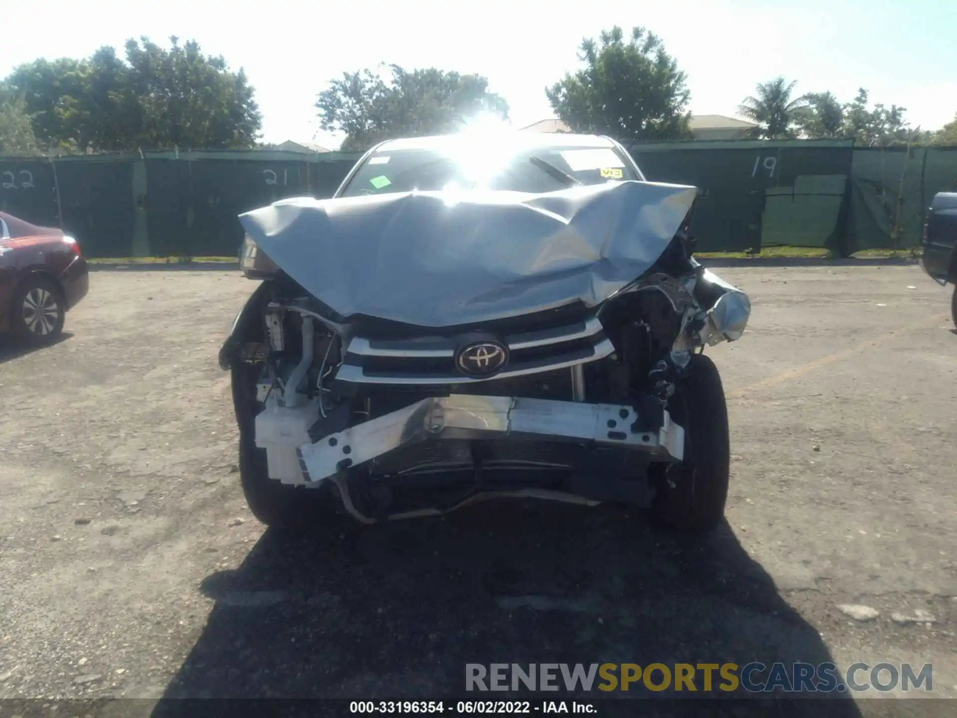 6 Photograph of a damaged car 5TDZARFH7KS061724 TOYOTA HIGHLANDER 2019