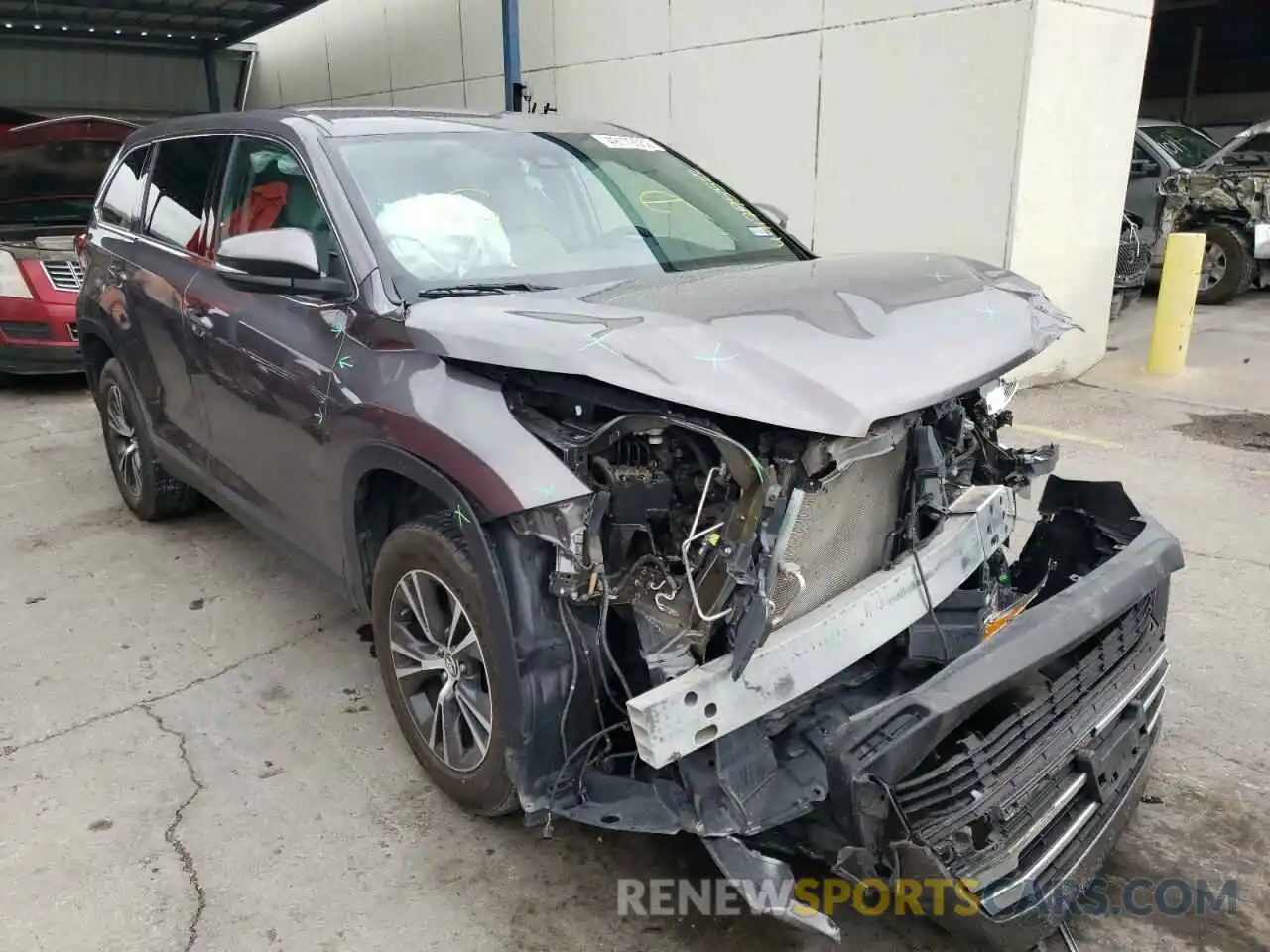 1 Photograph of a damaged car 5TDZARFH8KS042163 TOYOTA HIGHLANDER 2019