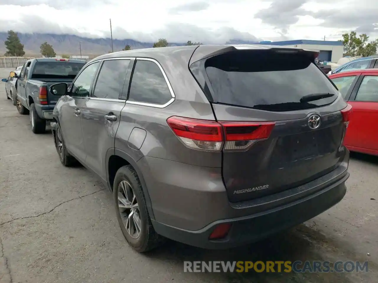 3 Фотография поврежденного автомобиля 5TDZARFH8KS042163 TOYOTA HIGHLANDER 2019