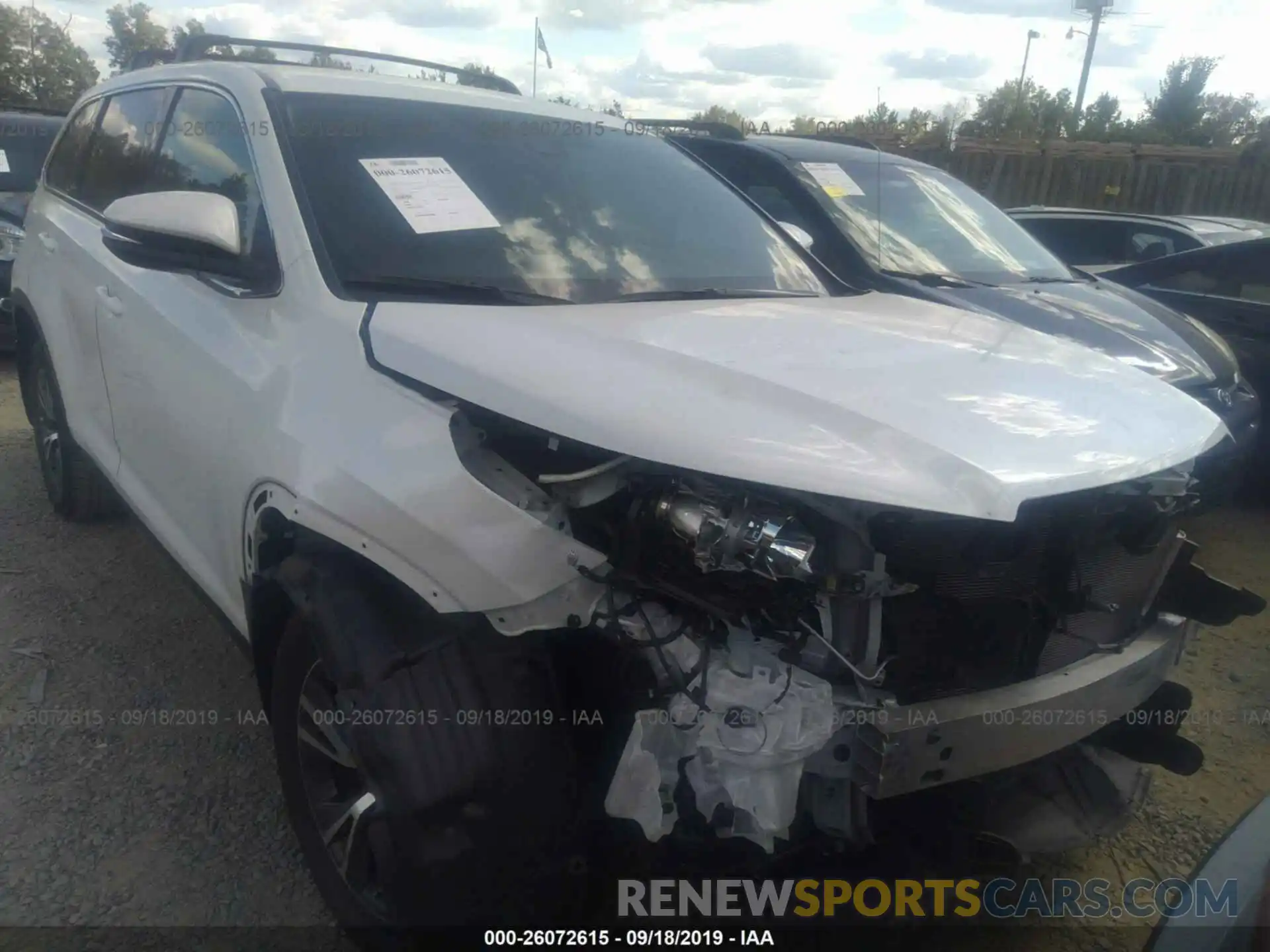 1 Photograph of a damaged car 5TDZARFH8KS042325 TOYOTA HIGHLANDER 2019