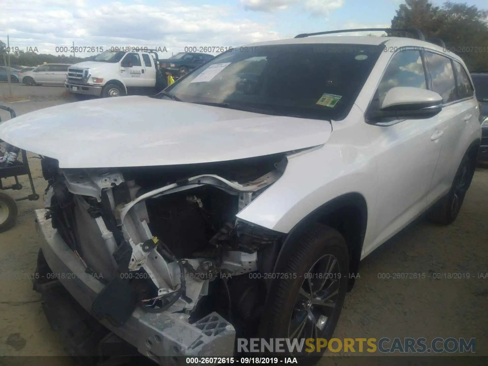 2 Photograph of a damaged car 5TDZARFH8KS042325 TOYOTA HIGHLANDER 2019