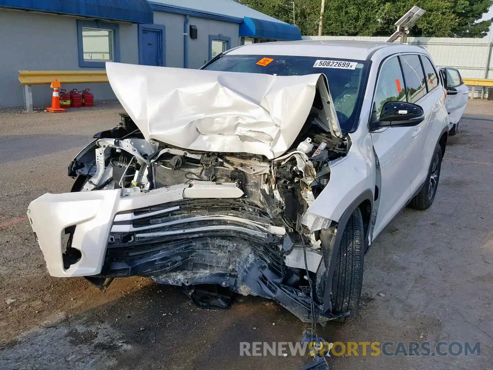 2 Photograph of a damaged car 5TDZARFH8KS042860 TOYOTA HIGHLANDER 2019