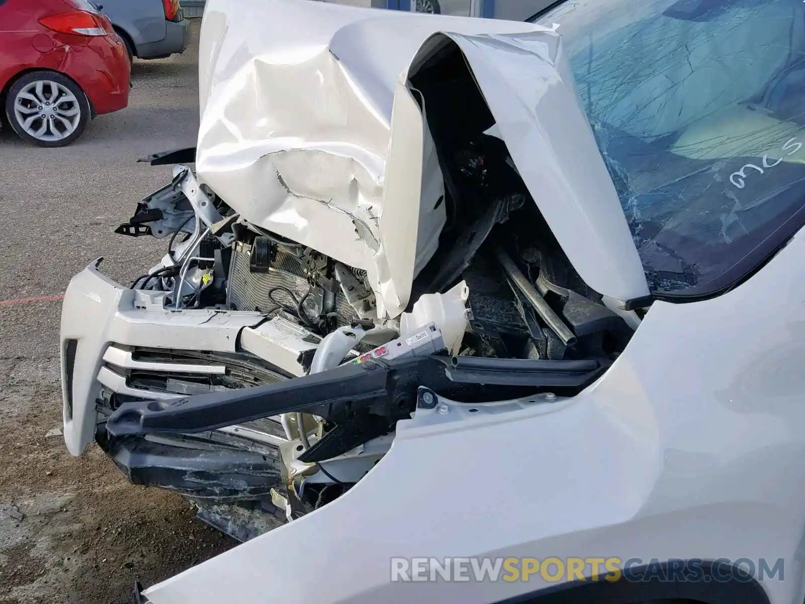 9 Photograph of a damaged car 5TDZARFH8KS042860 TOYOTA HIGHLANDER 2019