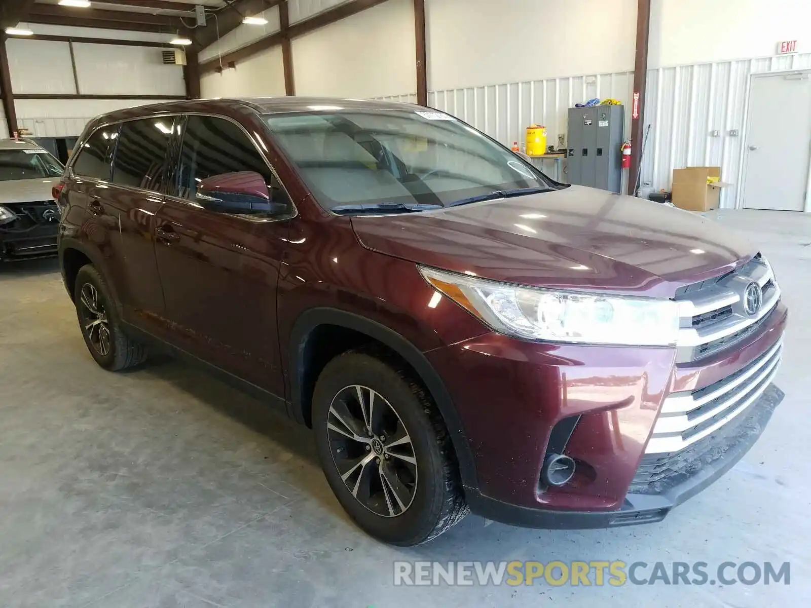 1 Photograph of a damaged car 5TDZARFH8KS044687 TOYOTA HIGHLANDER 2019