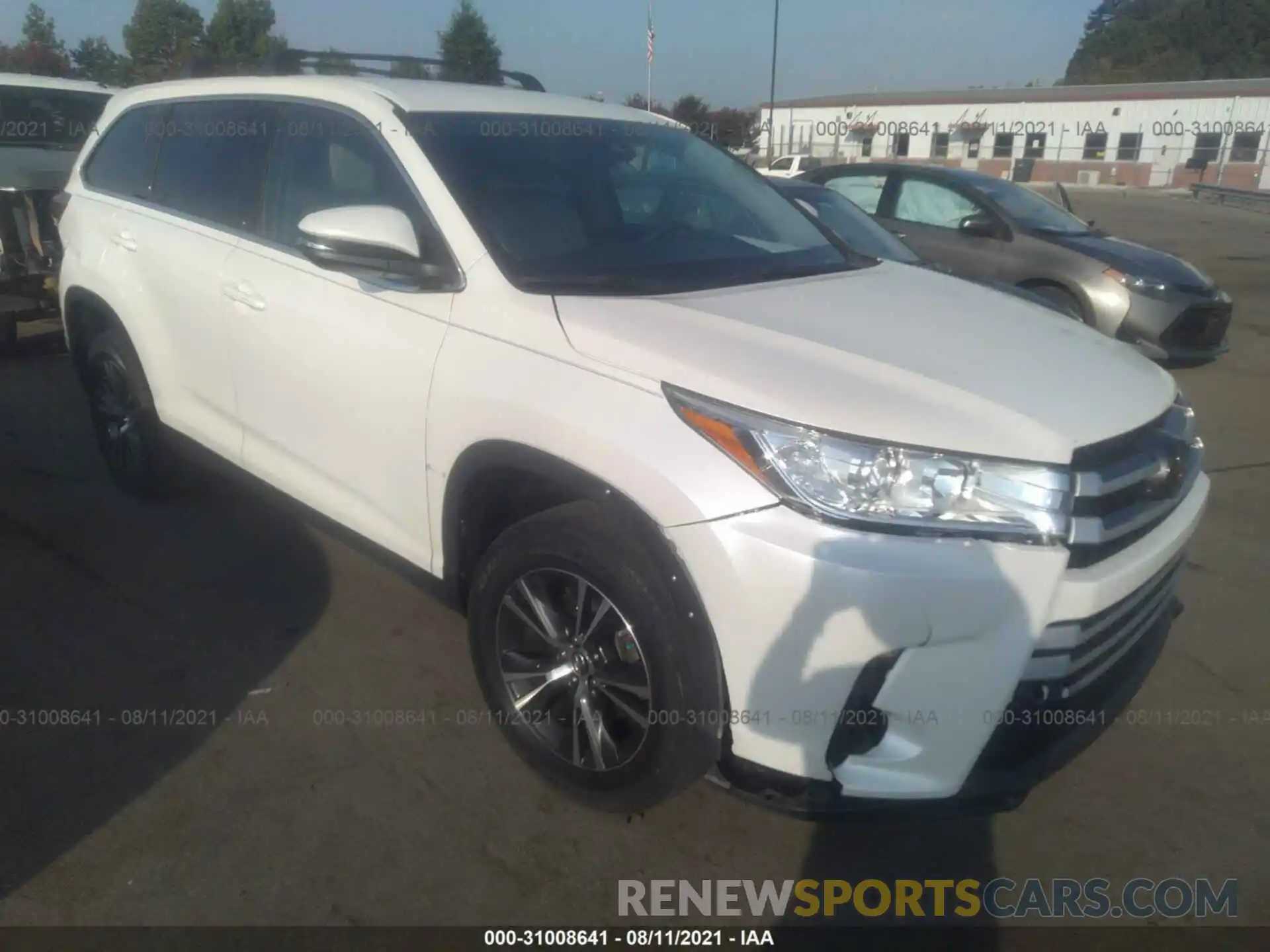 1 Photograph of a damaged car 5TDZARFH8KS044883 TOYOTA HIGHLANDER 2019