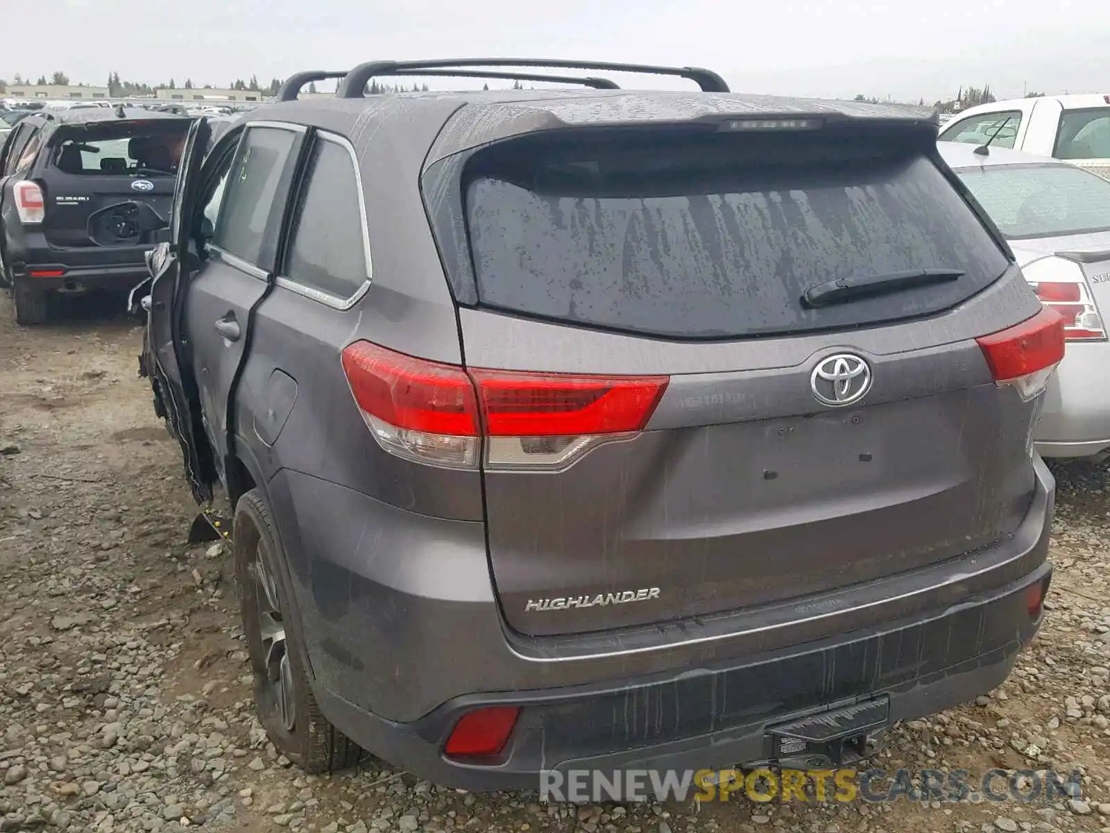 3 Photograph of a damaged car 5TDZARFH8KS045208 TOYOTA HIGHLANDER 2019