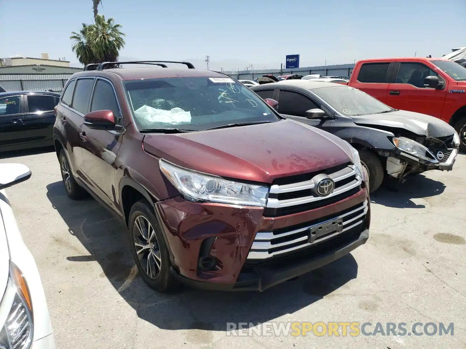 1 Photograph of a damaged car 5TDZARFH8KS045323 TOYOTA HIGHLANDER 2019