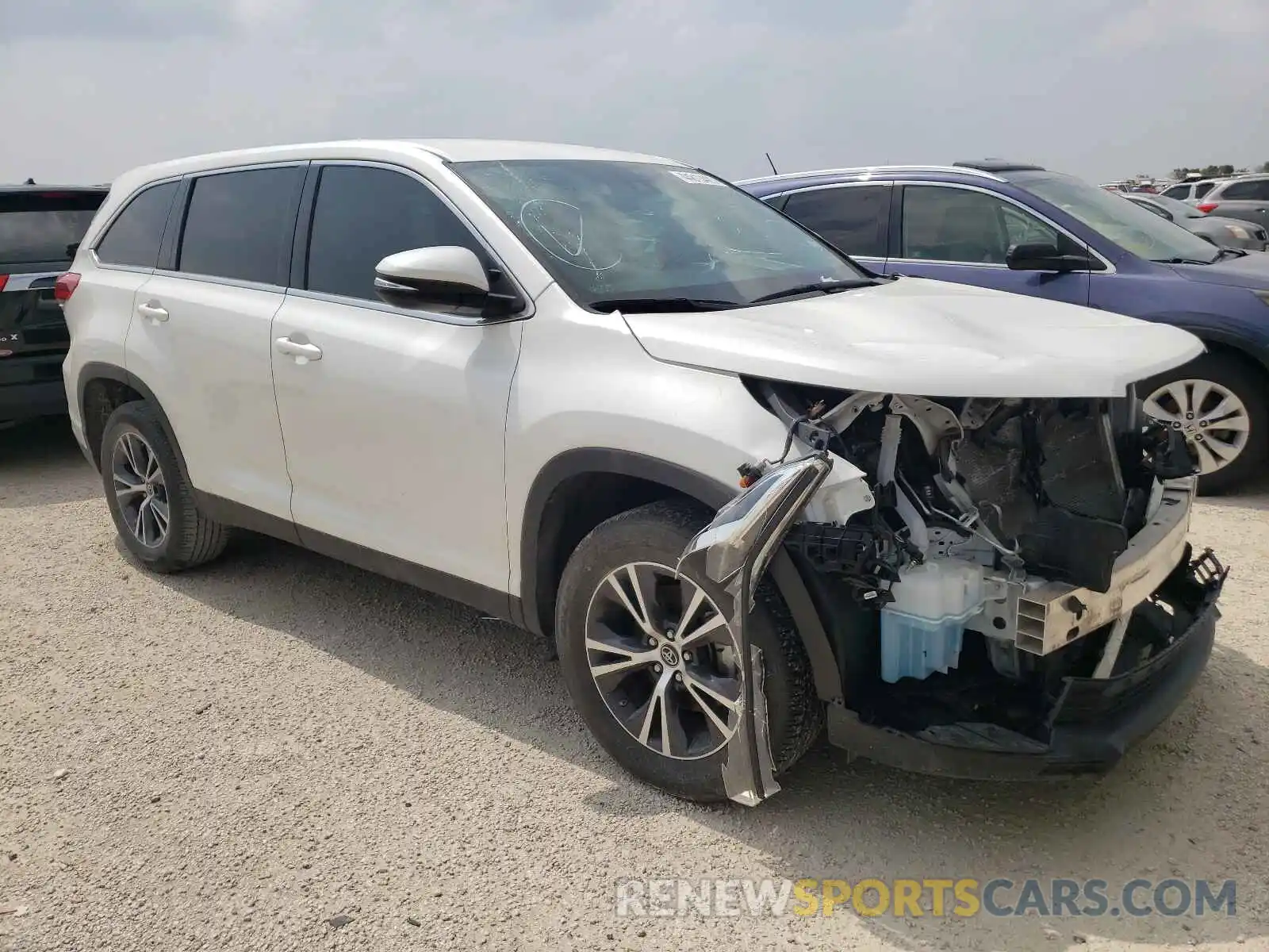 1 Photograph of a damaged car 5TDZARFH8KS045662 TOYOTA HIGHLANDER 2019