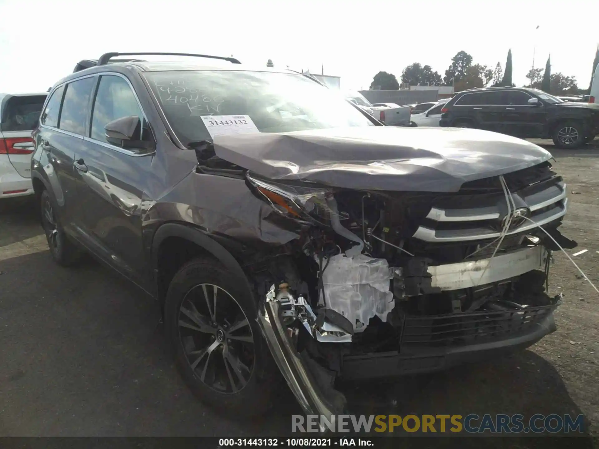 1 Photograph of a damaged car 5TDZARFH8KS045726 TOYOTA HIGHLANDER 2019