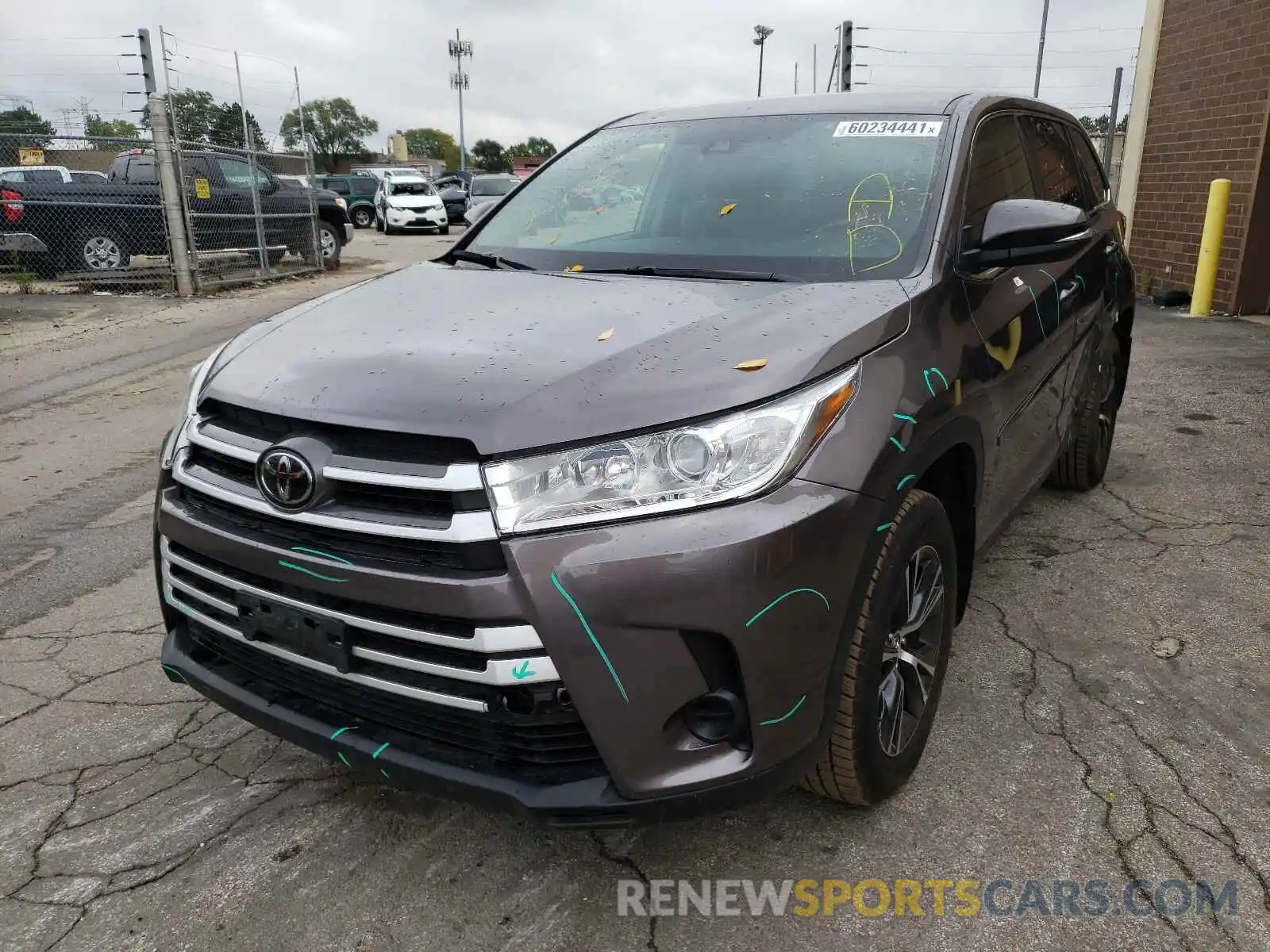 2 Photograph of a damaged car 5TDZARFH8KS048030 TOYOTA HIGHLANDER 2019