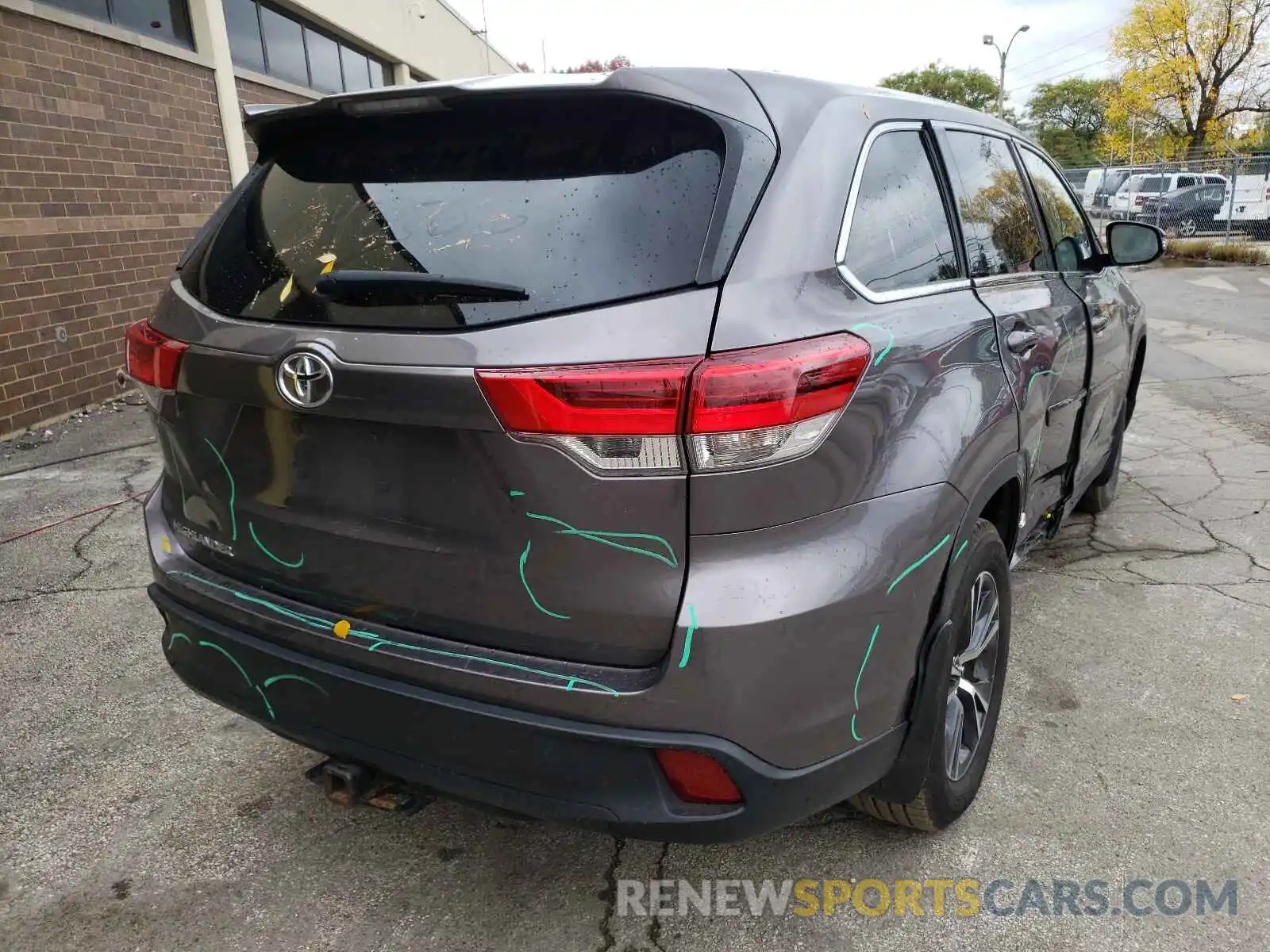 4 Фотография поврежденного автомобиля 5TDZARFH8KS048030 TOYOTA HIGHLANDER 2019