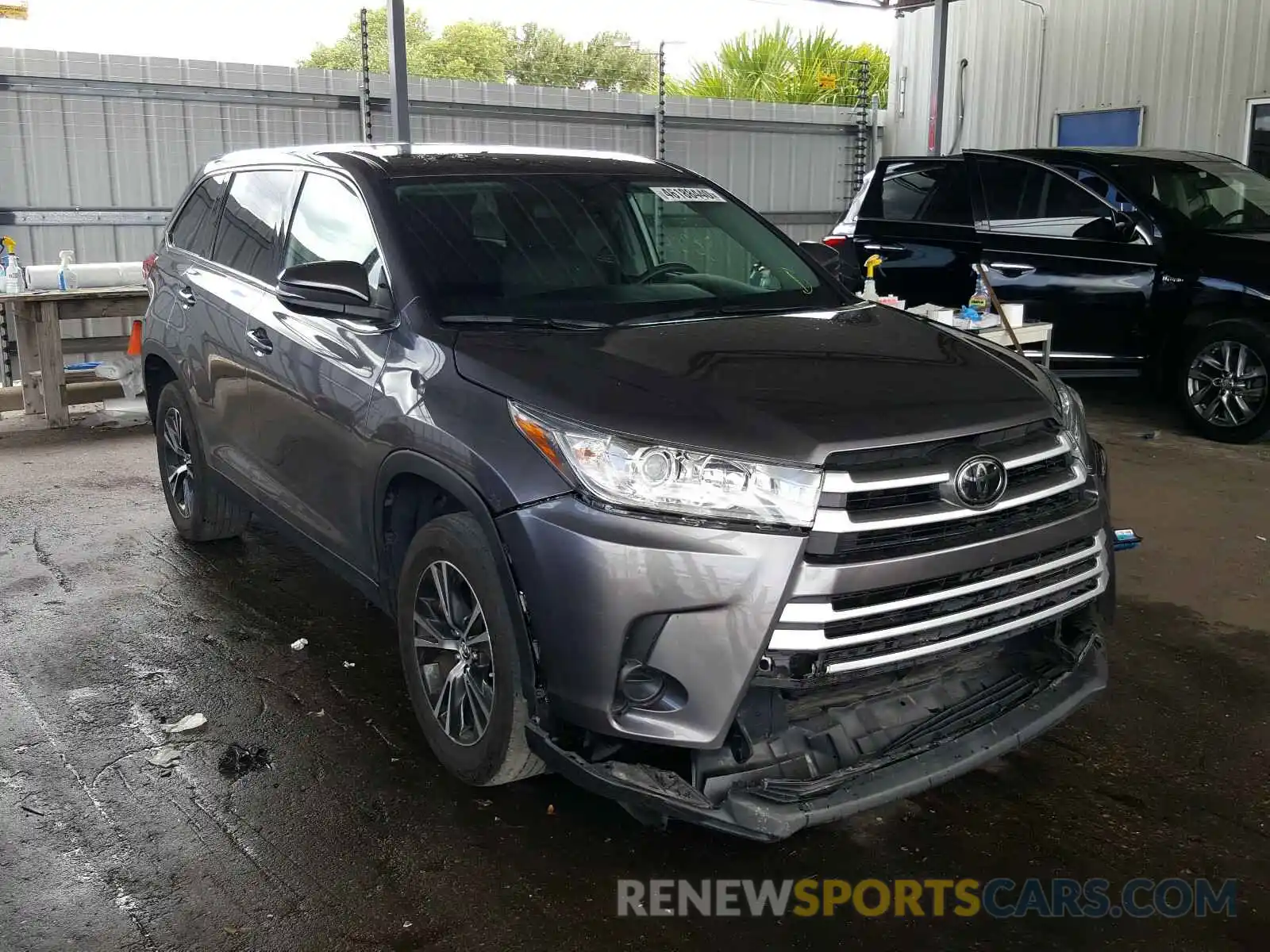 1 Photograph of a damaged car 5TDZARFH8KS048500 TOYOTA HIGHLANDER 2019