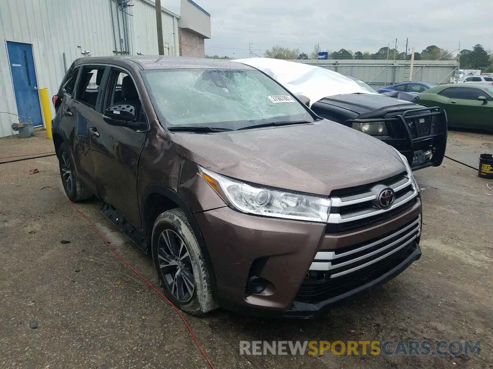 1 Photograph of a damaged car 5TDZARFH8KS051798 TOYOTA HIGHLANDER 2019