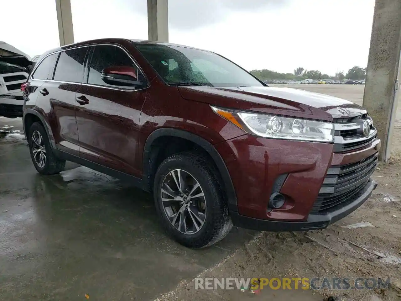 1 Photograph of a damaged car 5TDZARFH8KS053812 TOYOTA HIGHLANDER 2019