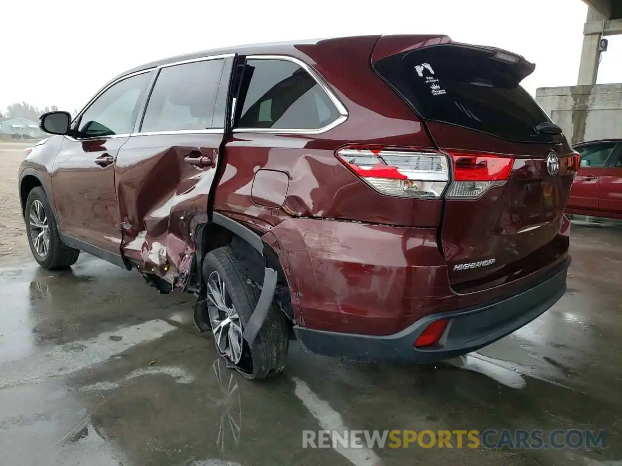 3 Photograph of a damaged car 5TDZARFH8KS053812 TOYOTA HIGHLANDER 2019