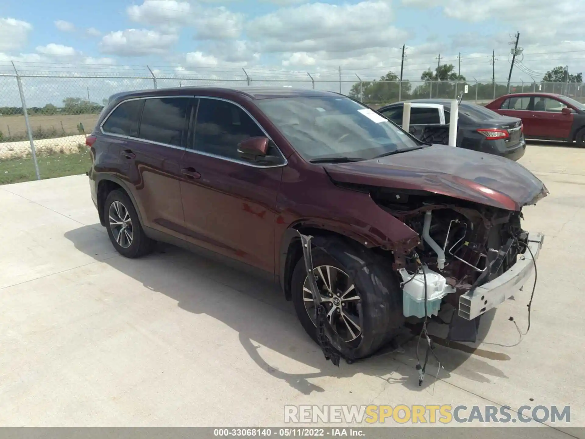 1 Photograph of a damaged car 5TDZARFH8KS053910 TOYOTA HIGHLANDER 2019