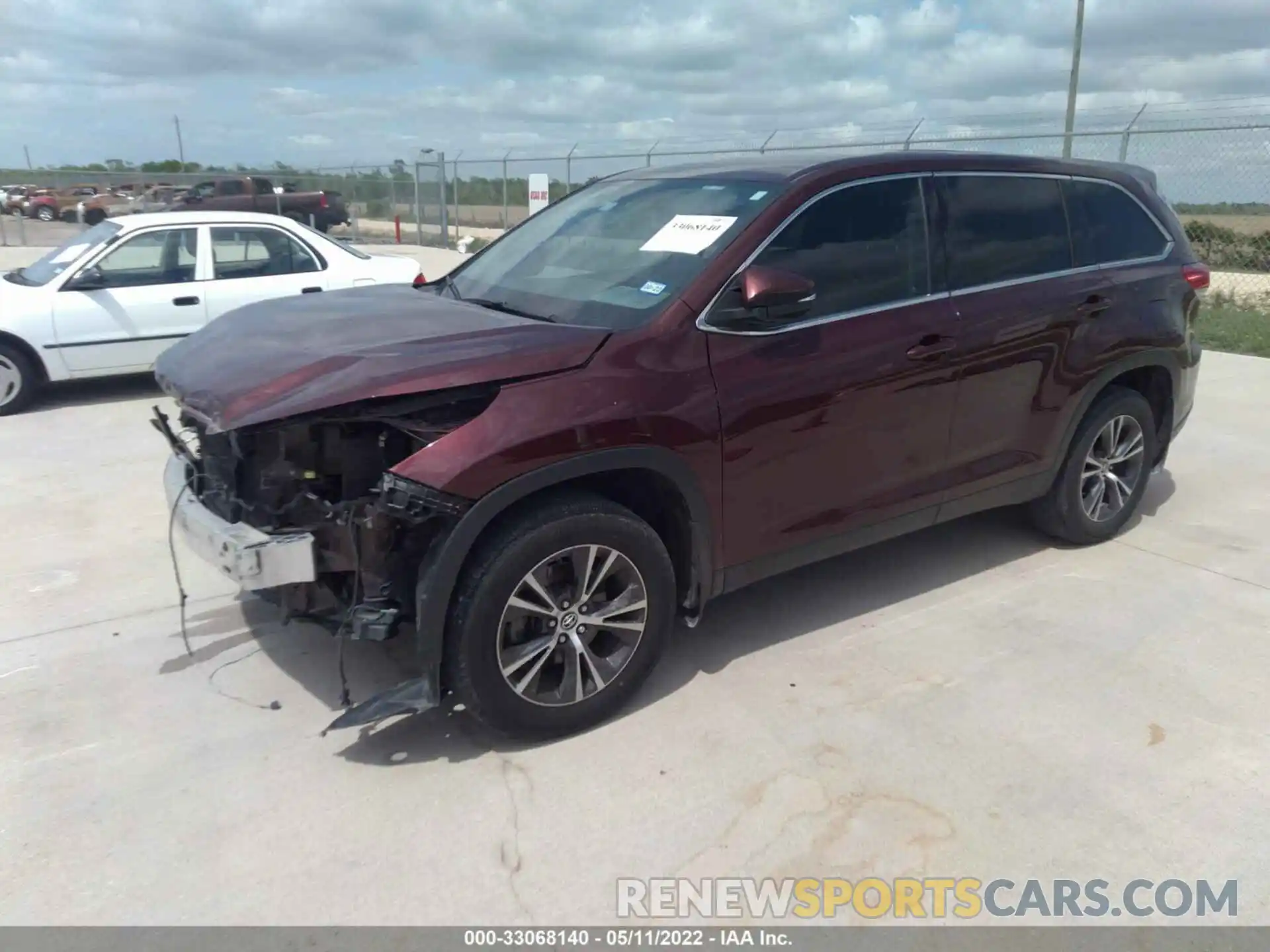 2 Photograph of a damaged car 5TDZARFH8KS053910 TOYOTA HIGHLANDER 2019